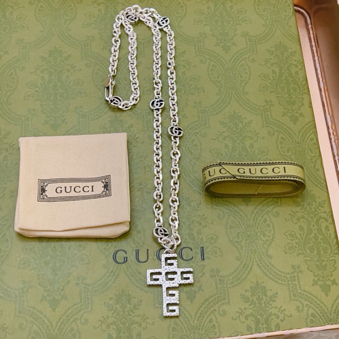 NO:542988,The latest model of Gucci Necklace 2025 chain grade is higher, star style Anger Forest series double G Gucci Necklace, chain length 60 cm can be changed, details are used to treat the version, non-market bright style, this model has been released, Gucci is very easy to match with trendy clothes, jewelry quality, gucci, necklace19860909批 古驰项链2025最新款链条档次更高明星同款Anger Forest系列双G古驰项链 链长60厘米可改长度 细节对版做旧处理 非市面亮面版型 这款一直在出 古驰里面热卖款 非常好搭配潮流衣服,饰品精品,gucci,necklace,Jewelry