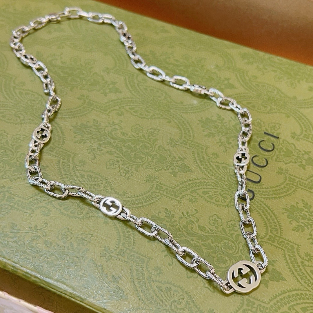 NO:543003,The latest model of Gucci necklace has higher chain grade, star-like Anger Forest series 7G Gucci necklace, chain length 60 cm can be changed, details are used to treat the version, non-market bright style, this model has been released, Gucci is very easy to match with trendy clothes, jewelry quality, gucci, necklace19860909批 古驰项链最新款链条档次更高明星同款Anger Forest系列7G古驰项链 链长60厘米可改长度 细节对版做旧处理 非市面亮面版型 这款一直在出 古驰里面热卖款 非常好搭配潮流衣服,饰品精品,gucci,necklace,Jewelry