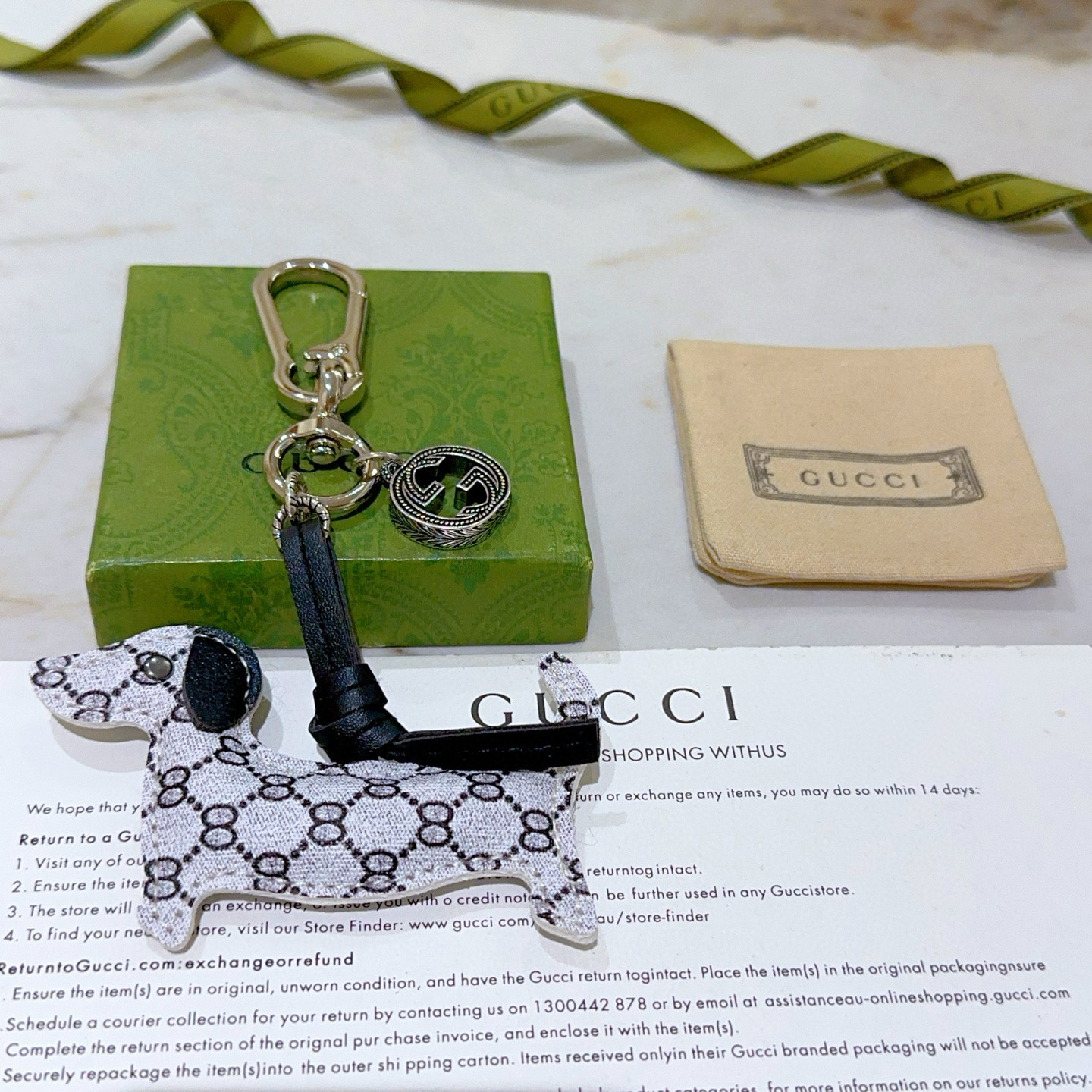 NO:542880,New product release Gucci keychain Gucci bag buckle Latest bag hanging accessories higher grade Celebrity same Anger Forest series dual G classic co-branded design concept keychain series Details are used for the old version Non-market glossy version This model has been released. Gucci is very good to match with trendy backpacks, jewelry boutiques, gucci, backpacks, keychain19860909批新品发布 古驰钥匙扣 古驰包包扣 最新款包包挂饰档次更高明星同款Anger Forest系列双G经典款联名设计理念钥匙扣系列 细节对版做旧处理 非市面亮面版型 这款一直在出 古驰里面热卖款 非常好搭配潮流背包,饰品精品,gucci,backpacks,keychain,Jewelry