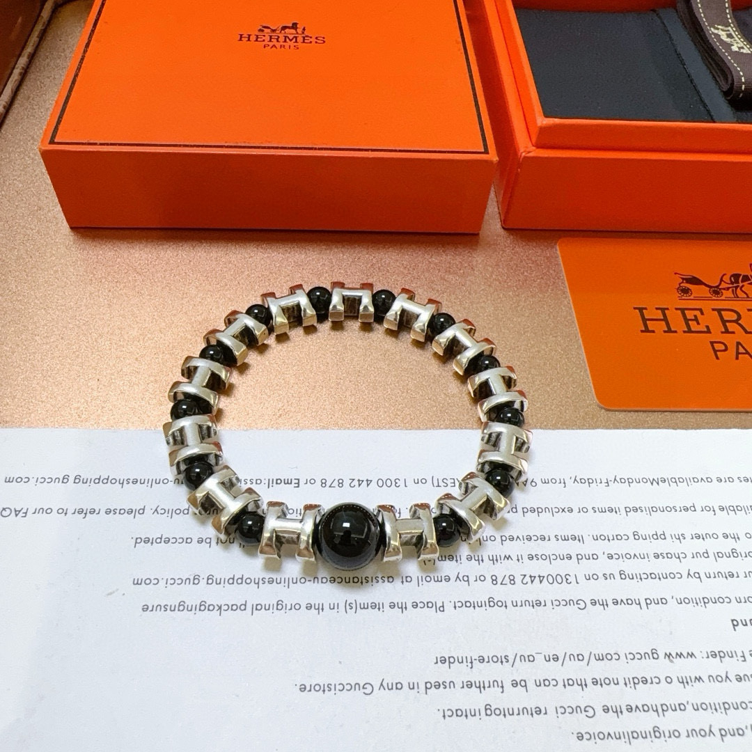 NO:555799,Batch New Product Release Hermas Hermès Bracelet Luxurious Hermès Bracelet Natural Stone Bracelet Same Style for Men and Women Latest Full Beaded Bracelet with Higher Grade Stars Same Style Anger Forest Series H Vintage Hermes Bracelet Size: 16-24 cm Details are distressed to the version Non-market bright version Non-market ordinary make this one has been on the market Best-selling model in Hermès Very good match with clothes, jewelry boutiques, hermes, hermes, bracelet19860909批 新品发布 Hermas爱马仕手链奢华爱马仕手串 天然石手链男女同款 最新款全件串珠手链档次更高明星同款Anger Forest系列H复古爱马仕手链 尺寸:16-24厘米 细节对版做旧处理 非市面亮面版型 非市面普通做这款一直在出 爱马仕里面热卖款 非常好搭配衣服,饰品精品,hermes,hermes,bracelet,Jewelry