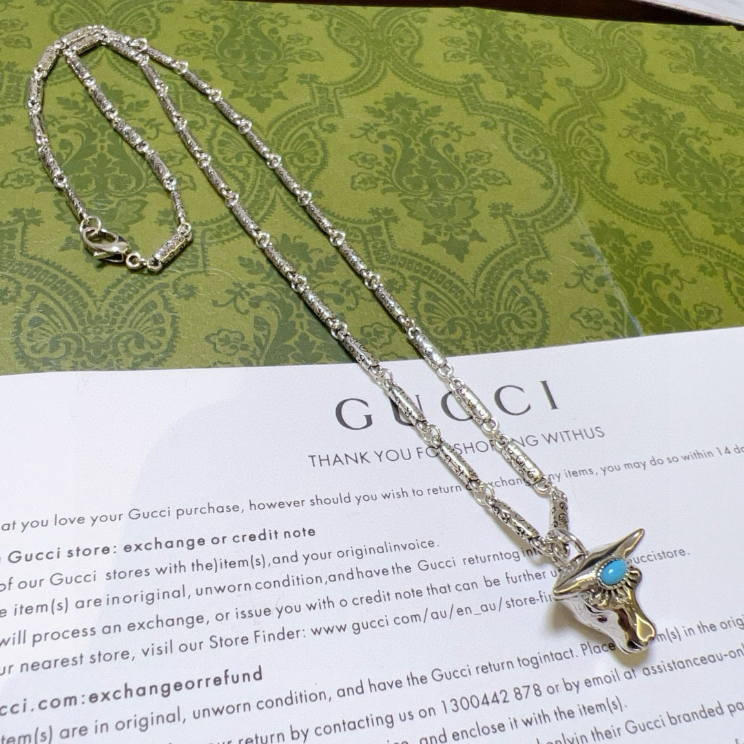 NO:555654,Batch New product releases are not popular until they are released. Douyin is the first choice for Xiaohongshu Internet celebrities. The latest chain of Gucci bracelets is of higher quality. The same Anger Forest series double G design concept retro bracelets for celebrities. It makes high-end clothes more elegant and more brand-like and personalized when going out. The details are retro processed. Non-market glossy version. This one has been released. The best-selling model in Gucci. Very easy to match, fine jewelry, gucci, bracelet.19860909批  新品发布不爆不发 抖音带货小红书网红首选 古驰手链最新款链条档次更高明星同款Anger Forest系列双g设计理念复古手链 让高档的衣服搭配更有气质 出去更有牌面和个性 细节对版复古处理 非市面亮面版型 这款一直在出 古驰里面热卖款 非常好搭配,饰品精品,gucci,bracelet,Jewelry