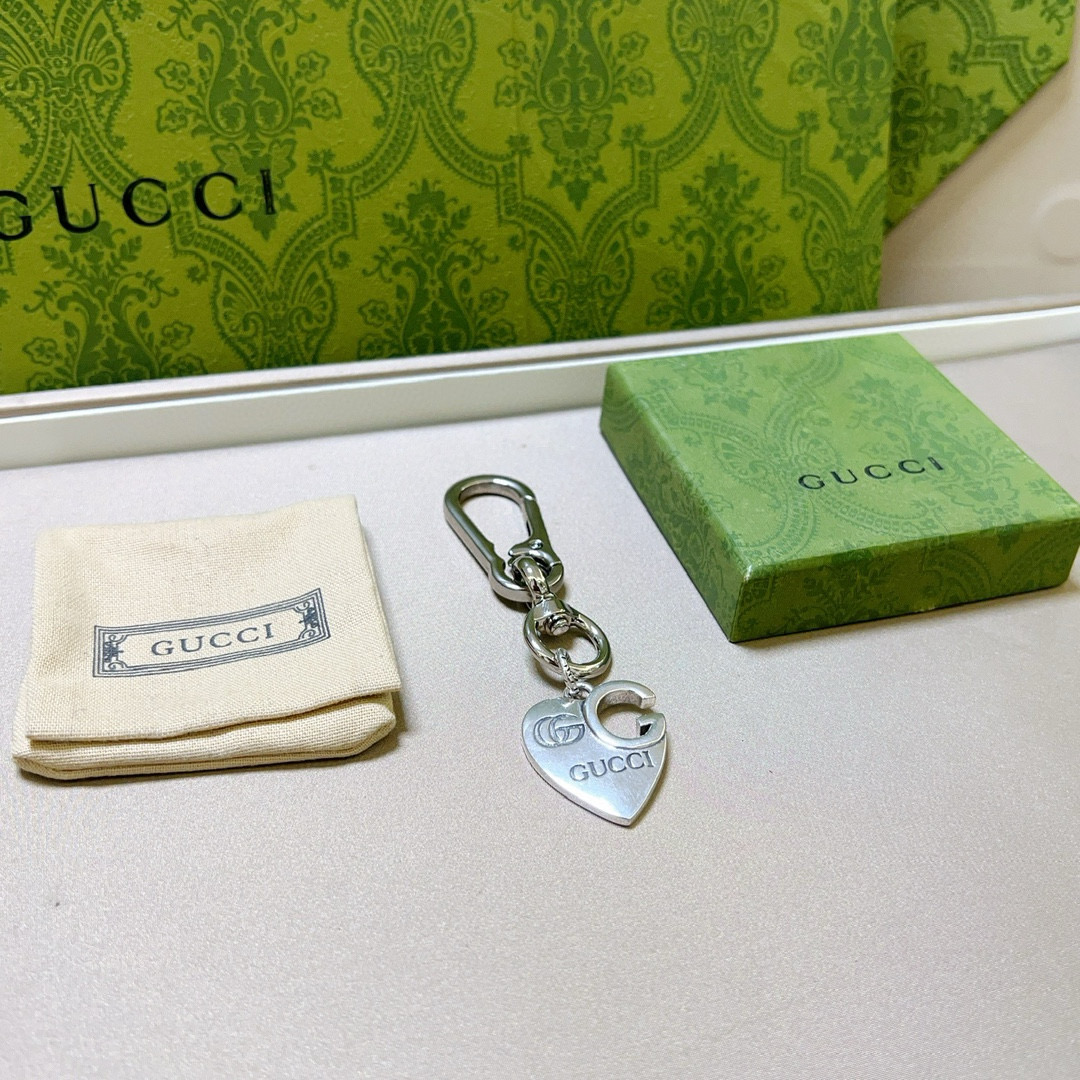 NO:555710,Batch of new product releases Gucci keychains Gucci bag buckles The latest bag charms are of higher quality Stars have the same style Anger Forest series Double G classic models co-branded design concept keychain series The details are distressed and not available in the market Glossy version This one has been out The best-selling model in Gucci Very good match with trendy backpacks, jewelry boutiques, gucci, backpacks, keychain19860909批新品发布 古驰钥匙扣 古驰包包扣 最新款包包挂饰档次更高明星同款Anger Forest系列双G经典款联名设计理念钥匙扣系列 细节对版做旧处理 非市面亮面版型 这款一直在出 古驰里面热卖款 非常好搭配潮流背包,饰品精品,gucci,backpacks,keychain,Jewelry