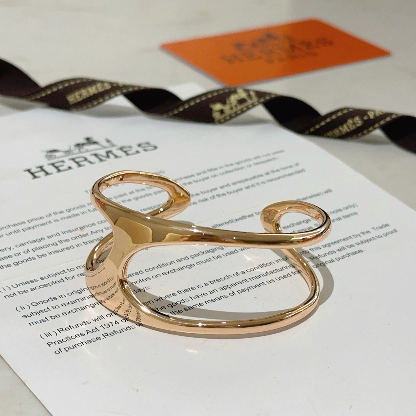 NO:555723,Batch. Hermès bracelets. Same style for men and women. Automatically adjust the opening. The ceiling in jewelry. This is the charm of taste. High-end customization. Everyone loves Hermès. Popular bracelets. Super fine and praised by all goddesses and stars. The same style. High-end material gold-plated, k gold texture, Seiko 18k color retention. It’s really nice to get it. Boutique jewelry, hermes, bracelet, gold plating19860909批. 爱马仕手镯 男女同款自动调节开口 饰品中的天花板 这就是品味的魅力 高端定制 都爱爱马仕火爆 手镯 超精赞各路女神 明星 同款 高端材质镀金,k金质感,精工18k保色 上手真的赞,饰品精品,hermes,bracelet,gold plating,Jewelry