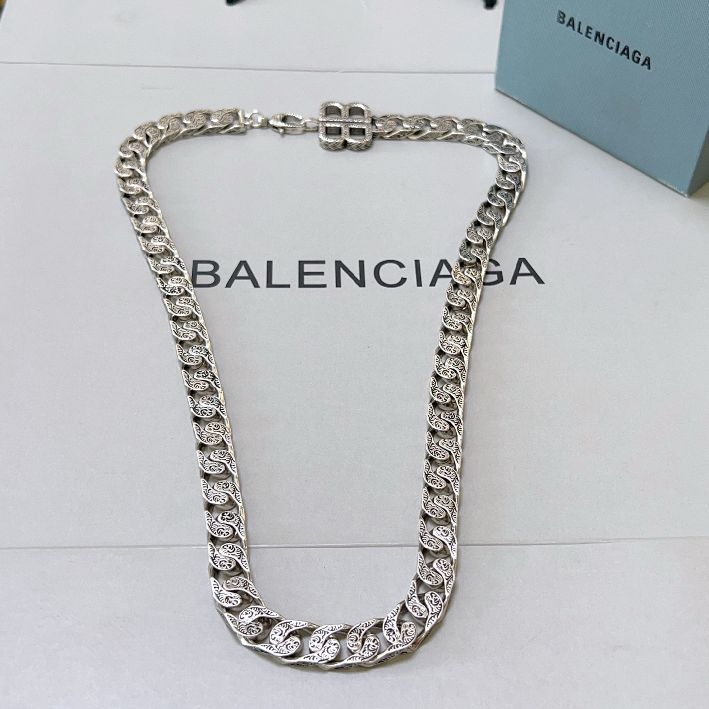 NO:557281,Batch original single goods new products Balenciaga necklace Balenciaga new necklace counter consistent fine details workmanship every detail process in place fine design craftsmanship hot models shipped unique design retro style Balenciaga necklace, jewelry boutique, balenciaga, balenciaga, necklace19860909批 原单货新品 巴黎世家项链 Balenciaga 新款项链专柜一致 细节做工精细 每个细节流程到位 设计工艺精细 火爆款出货 设计独特 复古风格 巴黎世家项链,饰品精品,balenciaga,balenciaga,necklace,Jewelry