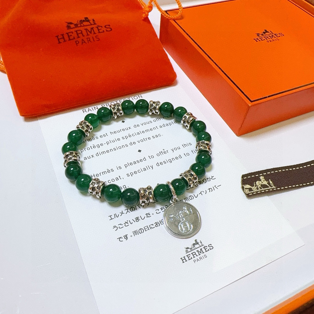 NO:582291,Batch New Product Release Hermas Hermès Bracelet Luxurious Hermès Bracelet Green Agate Bracelet Same for Men and Women Latest Full Beaded Bracelet with Higher Grade Stars Same Style Anger Forest Series H Retro Hermes Bracelet Size: 16-24 cm Distressed Details Not Available in the Market Glossy Version Not Commonly Made in the Market This Has Been Released Best Selling Style in Hermès Very Good Matching Clothes, Boutique Jewelry, Hermes, Hermes, Bracelet19860909批 新品发布 Hermas爱马仕手链奢华爱马仕手串 绿玛瑙手链男女同款 最新款全件串珠手链档次更高明星同款Anger Forest系列H复古爱马仕手链 尺寸:16-24厘米 细节对版做旧处理 非市面亮面版型 非市面普通做这款一直在出 爱马仕里面热卖款 非常好搭配衣服,饰品精品,hermes,hermes,bracelet,Jewelry