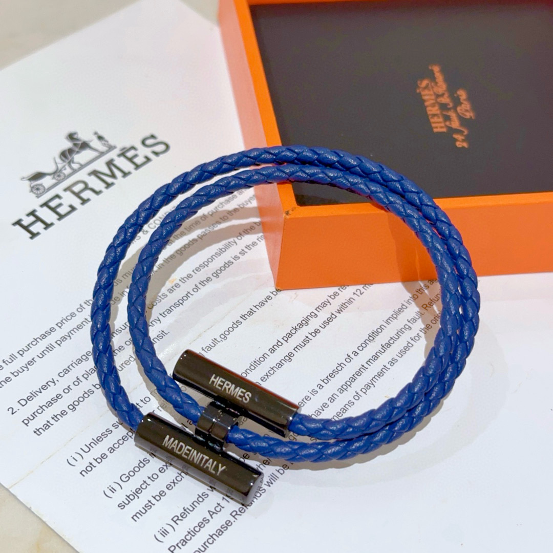 NO:558129,Batch. New Hermes Hermes bracelet braided bracelet thickened version platinum version. High-end Seiko version [color] [color] Many Internet celebrities have the same style. Hermes bracelets are a test of the master's craftsmanship. It is not easy to ensure that every detail is in place [color] [color] High-end customization. Same style for men and women. Hermès is popular. 1:1 super fine star. The same K gold texture, crafted with high-end craftsmanship.  It’s really amazing to use, fine jewelry, hermes, hermes, bracelet19860909批.新款Hermes爱马仕手链编织手绳加厚版 铂金版.高级精工版[色][色]众多网红同款 爱马仕手链太考验师傅的手艺了 要确保每个细节都到位不简单[色][色] 高端定制 男女同款 爱马仕火爆 1:1超精赞明星 同款 k金质感,精工高端工艺打造出炉. 上手真的赞爆,饰品精品,hermes,hermes,bracelet,Jewelry