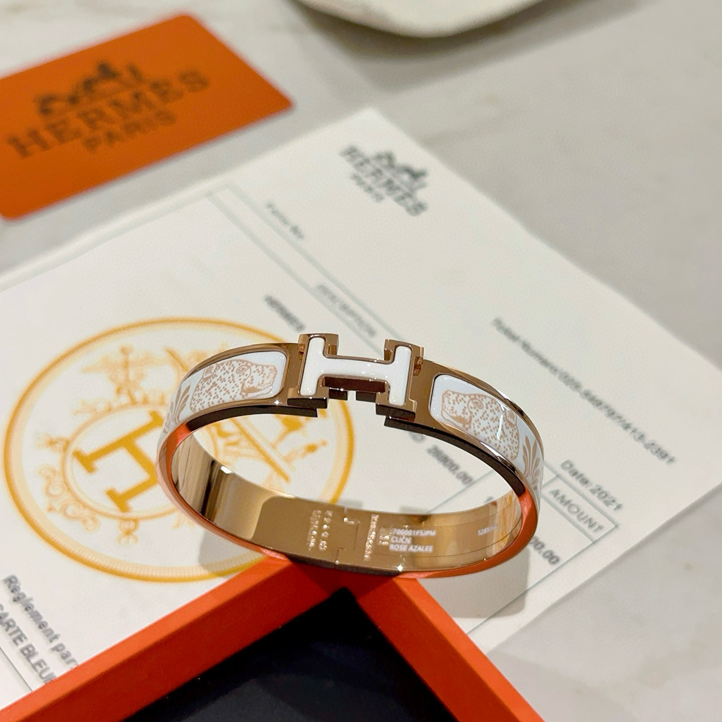 NO:558195,Batch. Hermes Hermes bracelet v gold original customization Hermes bracelet enamel craftsmanship is a test of the master's skills. Make sure the color is hand-made [color][color] v gold high-end customization. Goddesses love Hermes hot bracelets. Super exquisite and praise all goddesses and stars. The same style. High-end franc material, K gold texture, Seiko pure handmade product. Really good to use. Boutique jewelry, hermes, hermes, bracelet19860909批. Hermes 爱马仕手镯 v金原版定制 爱马仕手环 珐琅工艺太考验师傅的手艺了 要确保色泽手工制作好[色][色] v金高端定制 女神 都爱爱马仕火爆手镯 超精赞各路女神 明星 同款 高端法郎材质,k金质感,精工纯手工出品上手真的赞,饰品精品,hermes,hermes,bracelet,Jewelry