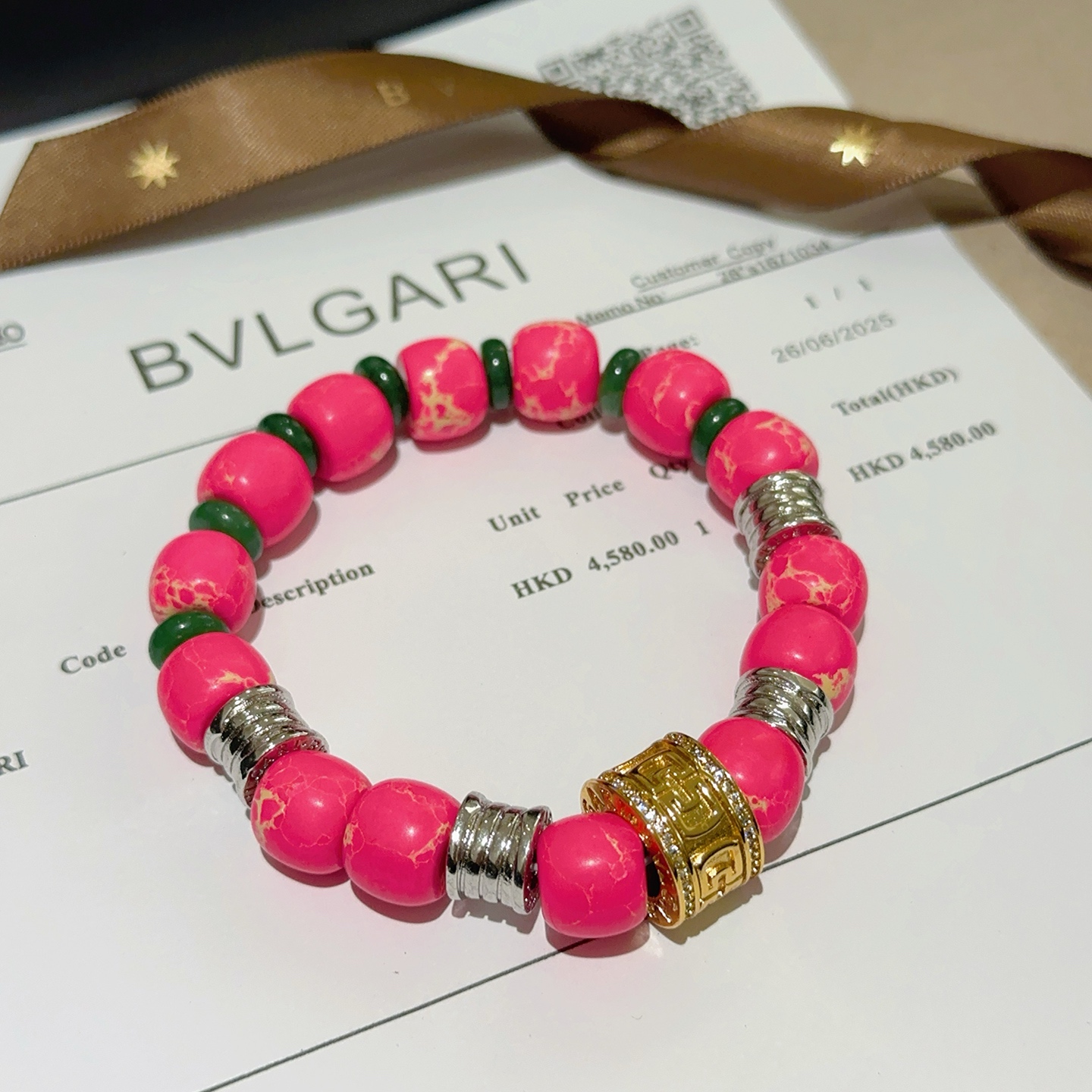 NO:558234,Batch. Bvlgari bracelet V gold material BVLGARI DIVAS' DREAM series snakeskin stone bracelet is in perfect condition, the details are invincible, the unique color is completely impeccable, and it is decorated with a classic ring shape design, which is simple yet elegant and eye-catching. The V gold pure handmade combination is more elegant and elegant. Same style for men and women. Bvlgari bracelet size: 18 20 22 24 cm, boutique jewelry, Bottega  veneta,bvlgari,bvlgari,bracelet,snakeskin19860909批.宝格丽手链V金材质 BVLGARI宝格丽 DIVAS‘ DREAM 系列 蛇皮石手链品相完美,细节无敌,那种独特的色泽完全无可挑剔,再缀以经典指环外形设计,简约之余却又优雅夺目,V金纯手工的组合更显气色,上手雅致动人.男女同款 宝格丽手链尺寸:18 20 22 24厘米,饰品精品,bottega veneta,bvlgari,bvlgari,bracelet,snakeskin,Jewelry