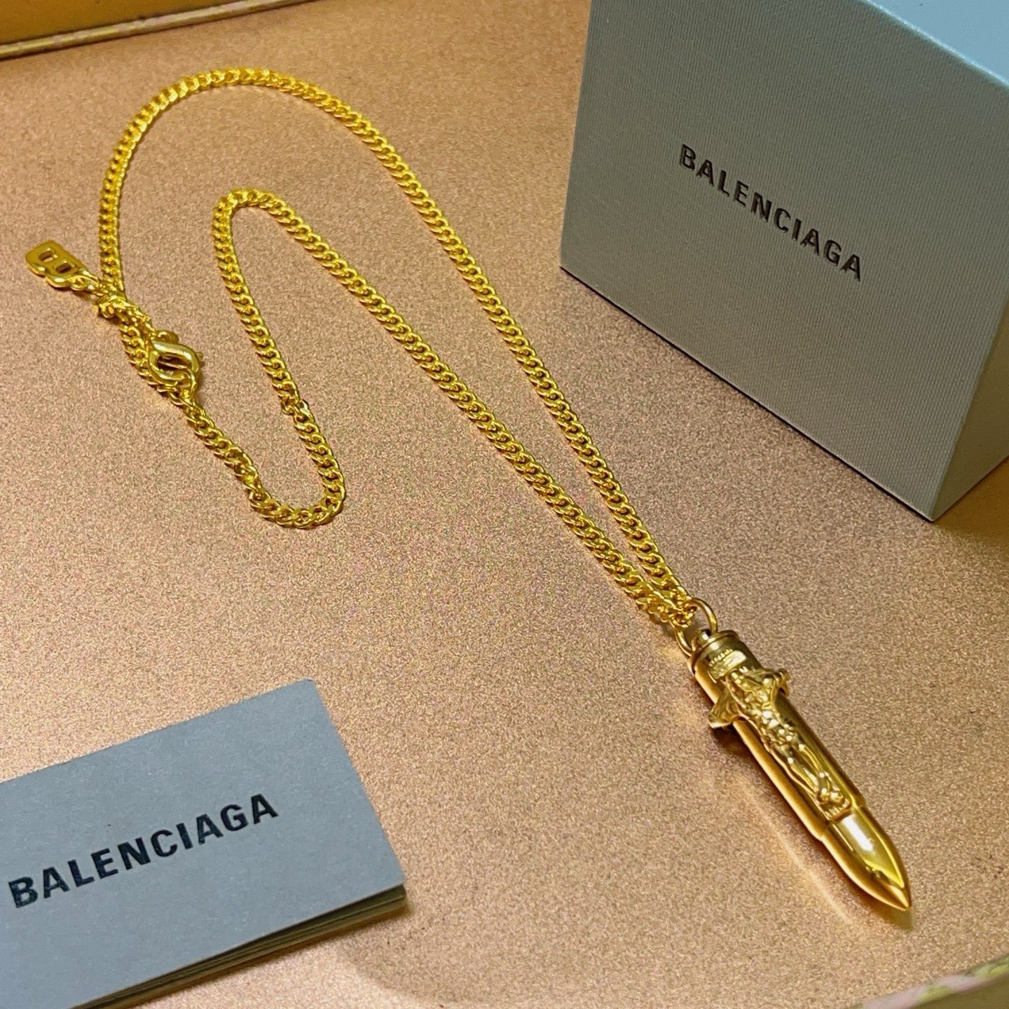 NO:558237,Batch of original goods, new products, Balenciaga necklace, Balenciaga new necklace counter, fine details, every detail process in place, fine design, hot models shipped, unique design, K gold style, Balenciaga necklace, fine jewelry, balenciaga, balenciaga, necklace19860909批 原单货新品 巴黎世家项链 Balenciaga 新款项链专柜一致 细节做工精细 每个细节流程到位 设计工艺精细 火爆款出货 设计独特 K金风格 巴黎世家项链,饰品精品,balenciaga,balenciaga,necklace,Jewelry