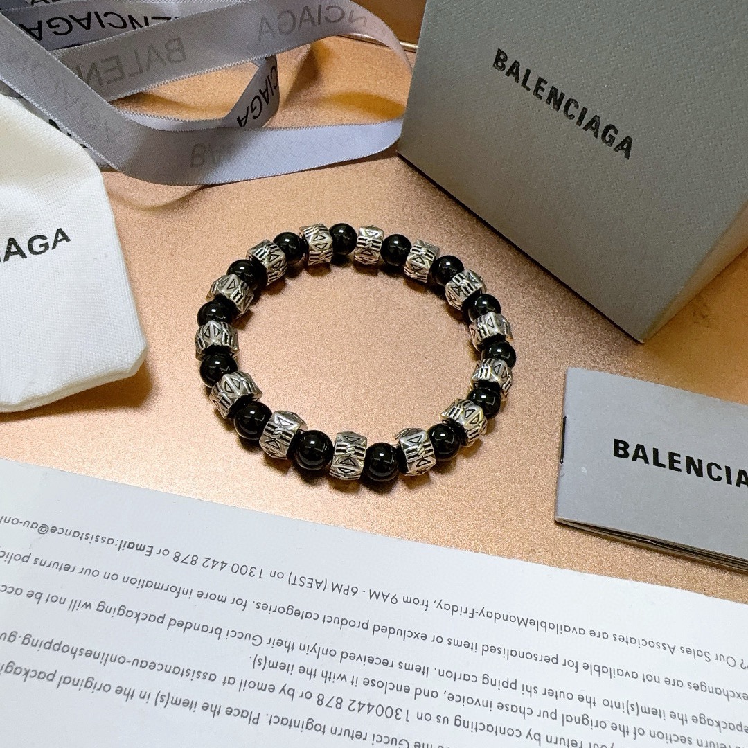 NO:581762,Batch Counter Seiko version of natural black onyx Balenciaga bracelet Thai silver style Balenciaga bracelet Star same style for men and women Retro style Original replica Handmade ~ Genuine open mold trendy fashion must-have Can be worn by both men and women Same style for couples Rock punk Thai silver style Retro elements Trendy and versatile I like to place an order and note the wrist circumference, jewelry boutique, balenciaga, bracelet19860909批 专柜精工版本天然黑玛瑙巴黎世家手链 泰银风格巴黎世家手链 明星同款男女款 复古做旧风 原版复刻 纯手工打造 ～正品开模潮流时尚必备 男女均可佩戴 情侣款同款 摇滚朋克泰银风格 复古元素 潮流百搭 超级喜欢下单备注手腕周长,饰品精品,balenciaga,bracelet,Jewelry