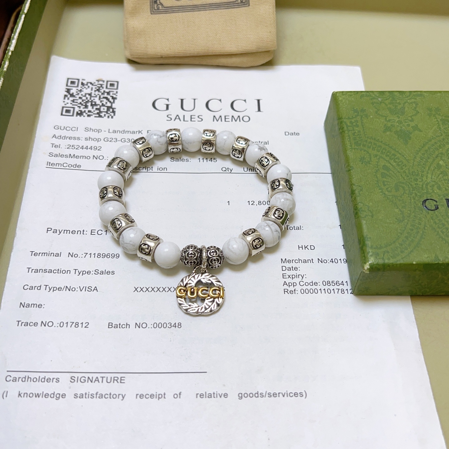 NO:582299,Batch Gucci bracelet luxury bracelet, same style for men and women. The latest full-piece white clam beaded bracelet is of a higher grade. The same style as the Anger Forest series double-g retro Gucci bracelet for celebrities. Size: 16-24 cm. Details are distressed on the version. Non-market glossy version. Non-market ordinary version. This one has been out. Hot-selling model in Gucci. Very good match with clothes, high-quality jewelry, gucci, bracelet.19860909批 古驰手链奢华手串 男女同款 最新款全件白砗磲串珠手链档次更高明星同款Anger Forest系列双g复古古驰手链 尺寸:16-24厘米 细节对版做旧处理 非市面亮面版型 非市面普通做这款一直在出 古驰里面热卖款 非常好搭配衣服,饰品精品,gucci,bracelet,Jewelry