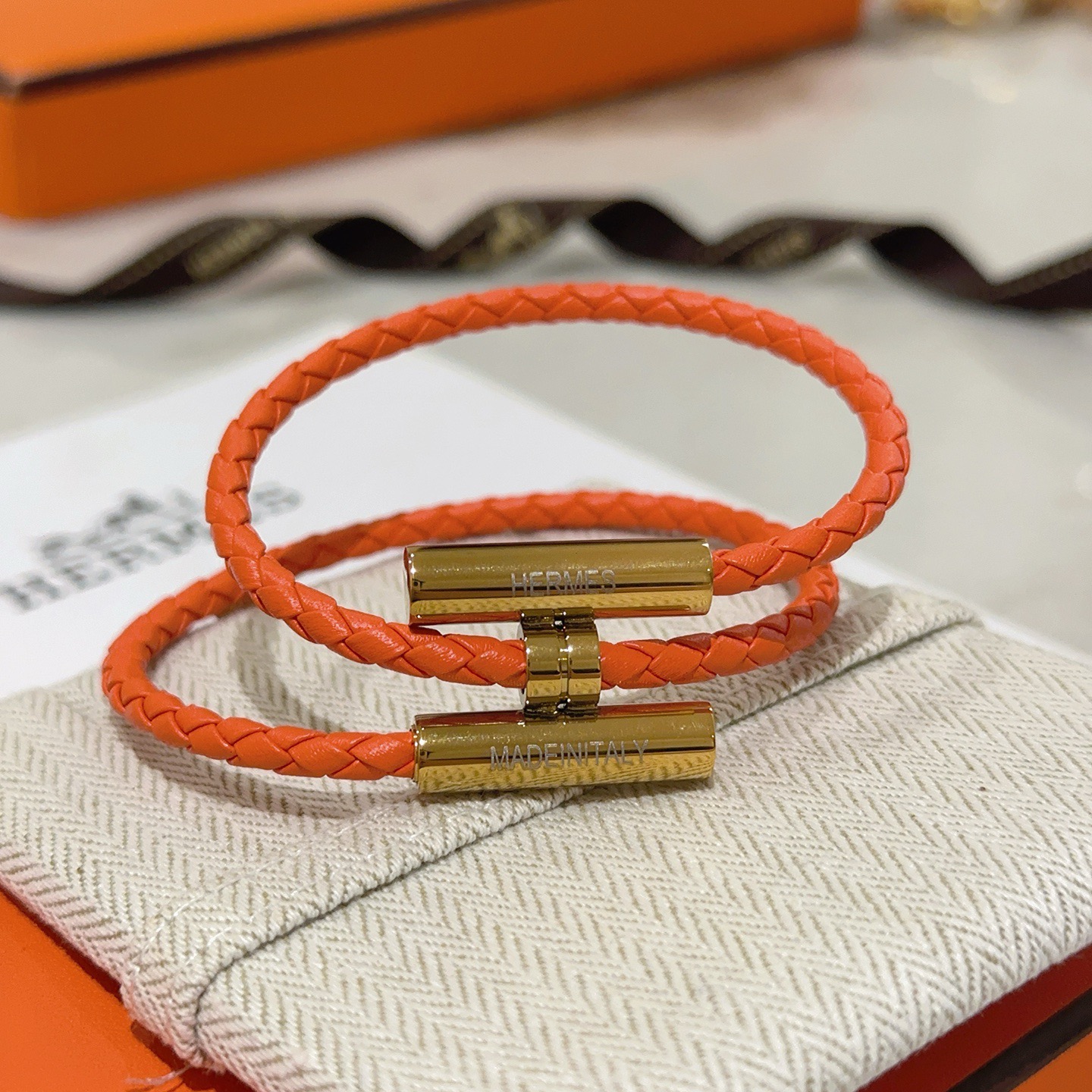 NO:582212,Batch. New Hermes Hermes bracelet braided bracelet thickened version platinum version. High-end Seiko version [color] [color] Many Internet celebrities have the same style. Hermes bracelets are a test of the master's craftsmanship. It is not easy to ensure that every detail is in place [color] [color] High-end customization. Same style for men and women. Hermès is popular. 1:1 super fine star. The same K gold texture, crafted with high-end craftsmanship.  It’s really amazing to use, fine jewelry, hermes, hermes, bracelet19860909批.新款Hermes爱马仕手链编织手绳加厚版 铂金版.高级精工版[色][色]众多网红同款 爱马仕手链太考验师傅的手艺了 要确保每个细节都到位不简单[色][色] 高端定制 男女同款 爱马仕火爆 1:1超精赞明星 同款 k金质感,精工高端工艺打造出炉. 上手真的赞爆,饰品精品,hermes,hermes,bracelet,Jewelry