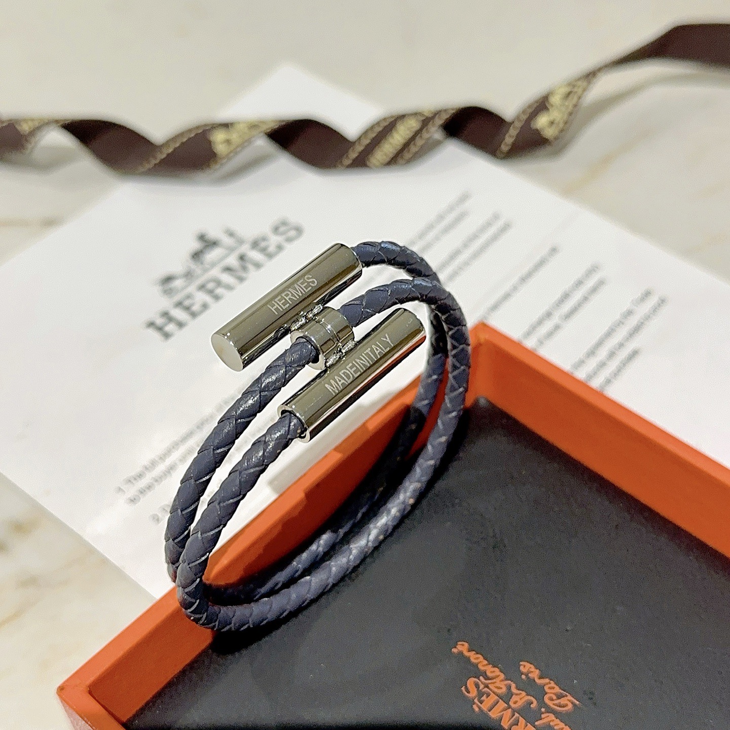 NO:575348,Batch. New Hermes Hermes bracelet braided bracelet thickened version platinum version. High-end Seiko version [color] [color] Many Internet celebrities have the same style. Hermes bracelets are a test of the master's craftsmanship. It is not easy to ensure that every detail is in place [color] [color] High-end customization. Same style for men and women. Hermès is popular. 1:1 super fine star. The same K gold texture, crafted with high-end craftsmanship.  It’s really amazing to use, fine jewelry, hermes, hermes, bracelet19860909批.新款Hermes爱马仕手链编织手绳加厚版 铂金版.高级精工版[色][色]众多网红同款 爱马仕手链太考验师傅的手艺了 要确保每个细节都到位不简单[色][色] 高端定制 男女同款 爱马仕火爆 1:1超精赞明星 同款 k金质感,精工高端工艺打造出炉. 上手真的赞爆,饰品精品,hermes,hermes,bracelet,Jewelry