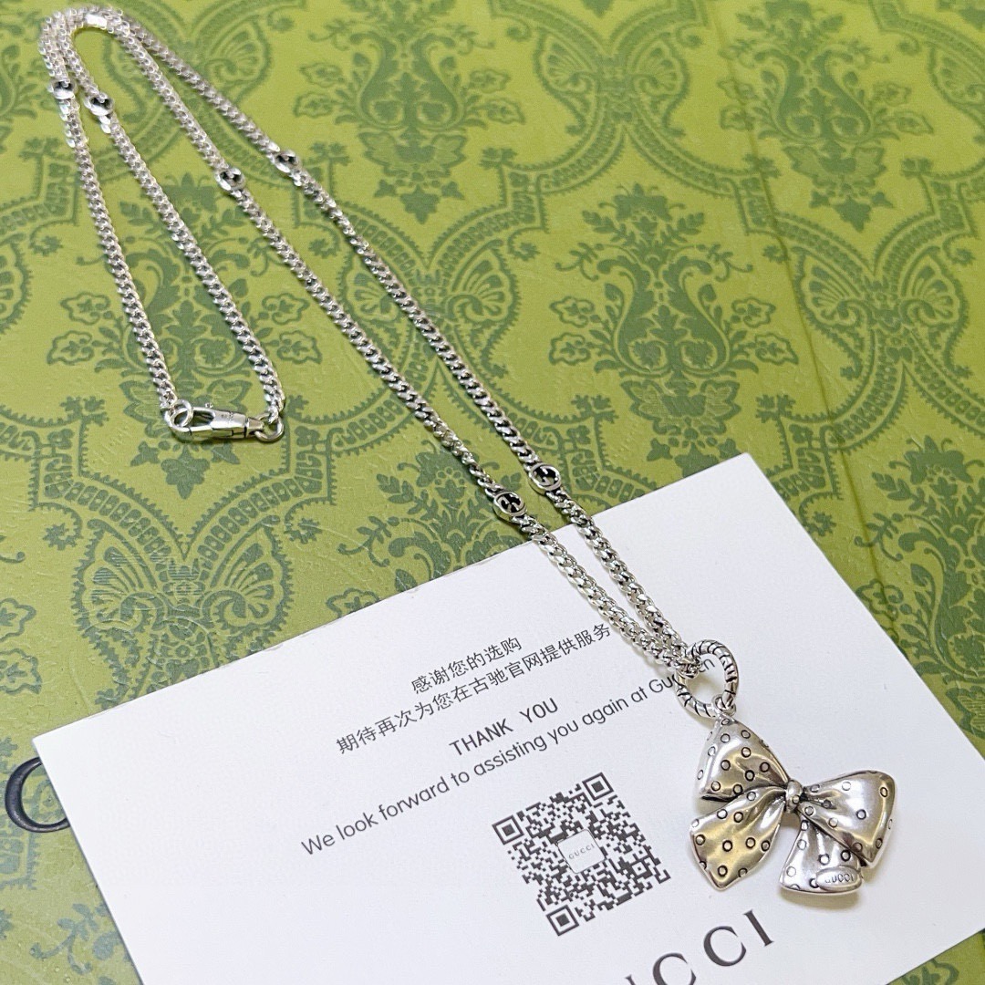 NO:575499,Batch of new products released, handsome Gucci necklace, latest chain, higher grade, same style as Anger Forest series double G Gucci necklace for celebrities, Gucci series necklace, details are distressed, non-market glossy version, this one has been out, best-selling model in Gucci, very good to match trendy clothes, fine jewelry, gucci, necklace19860909批 新品发布巨帅古驰项链最新款链条档次更高明星同款Anger Forest系列双G古驰项链 古驰系列项链 细节对版做旧处理 非市面亮面版型 这款一直在出 古驰里面热卖款 非常好搭配潮流衣服,饰品精品,gucci,necklace,Jewelry