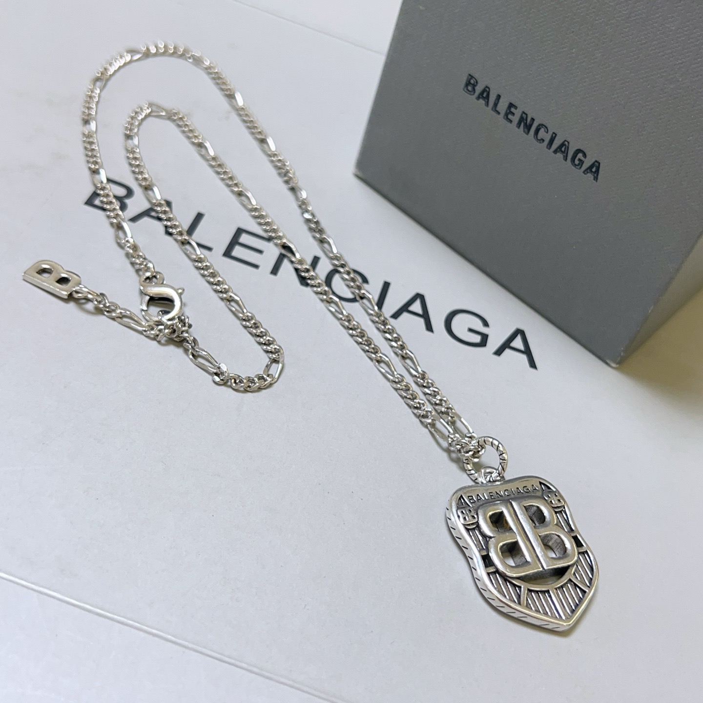 NO:575598,Batch original single goods new products Balenciaga necklace Balenciaga new necklace counter consistent fine details workmanship every detail process in place fine design craftsmanship hot models shipped unique design retro style Balenciaga necklace, jewelry boutique, balenciaga, balenciaga, necklace19860909批 原单货新品 巴黎世家项链 Balenciaga 新款项链专柜一致 细节做工精细 每个细节流程到位 设计工艺精细 火爆款出货 设计独特 复古风格 巴黎世家项链,饰品精品,balenciaga,balenciaga,necklace,Jewelry