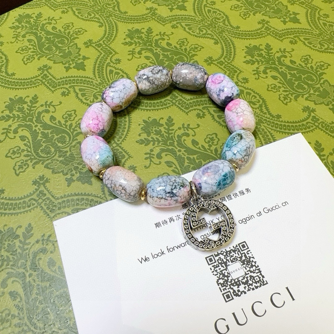 NO:583095,Batch New product launch official announcement Super value texture Gucci bracelets for men and women The latest cherry blossom agate bracelet texture super value and higher grade Star same style Anger Forest series double G bracelet Size: 16-24 cm Details distressed version Not available in the market Glossy version Not available in the market Ordinary make this one has been out The best-selling model in Gucci Very good to match clothes, high-quality jewelry, Gucci, Bracelet19860909批 新品发布官宣上市 超值质感 古驰手链男女同款 最新款樱花玛瑙手链质感超值档次更高明星同款Anger Forest系列双g手链 尺寸:16-24厘米 细节对版做旧处理 非市面亮面版型 非市面普通做这款一直在出 古驰里面热卖款 非常好搭配衣服,饰品精品,gucci,bracelet,Jewelry