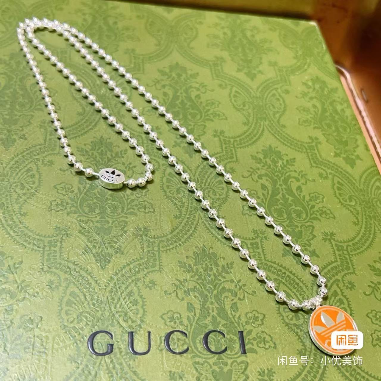 NO:583099,Batch New product launches are not popular until they are released. Douyin is the first choice for Internet celebrities to bring goods. The latest chain of Gucci necklaces is of higher quality. The same style as the Anger Forest series double G design concept retro necklace for celebrities. It makes high-end clothes more elegant and more brand-like and personalized when going out. The details are distressed. Non-market glossy version. This one has been released. The best-selling model in Gucci. Very easy to match, high-quality jewelry, gucci, necklace.19860909批  新品发布不爆不发 抖音带货网红首选 古驰项链最新款链条档次更高明星同款Anger Forest系列双g设计理念复古项链 让高档的衣服搭配更有气质 出去更有牌面和个性 细节对版做旧处理 非市面亮面版型 这款一直在出 古驰里面热卖款 非常好搭配,饰品精品,gucci,necklace,Jewelry