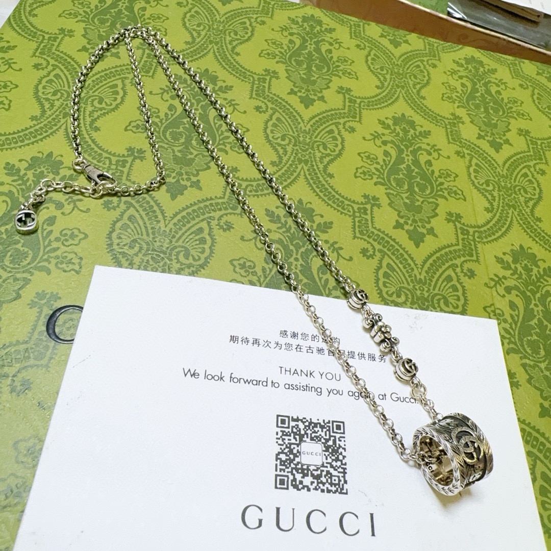 NO:590105,Batch of new product releases Italian official announcement Gucci necklace’s latest chain is of higher quality, same style as the star’s Anger Forest series, double G classic design concept necklace series, new Gucci necklace, details are distressed, non-market glossy version, this one has been out, best-selling model in Gucci, very good with trendy clothes, fine jewelry, gucci, necklace19860909批新品发布 意大利官宣 古驰项链最新款链条档次更高明星同款Anger Forest系列双G经典款设计理念项链系列新品古驰项链 细节对版做旧处理 非市面亮面版型 这款一直在出 古驰里面热卖款 非常好搭配潮流衣服,饰品精品,gucci,necklace,Jewelry
