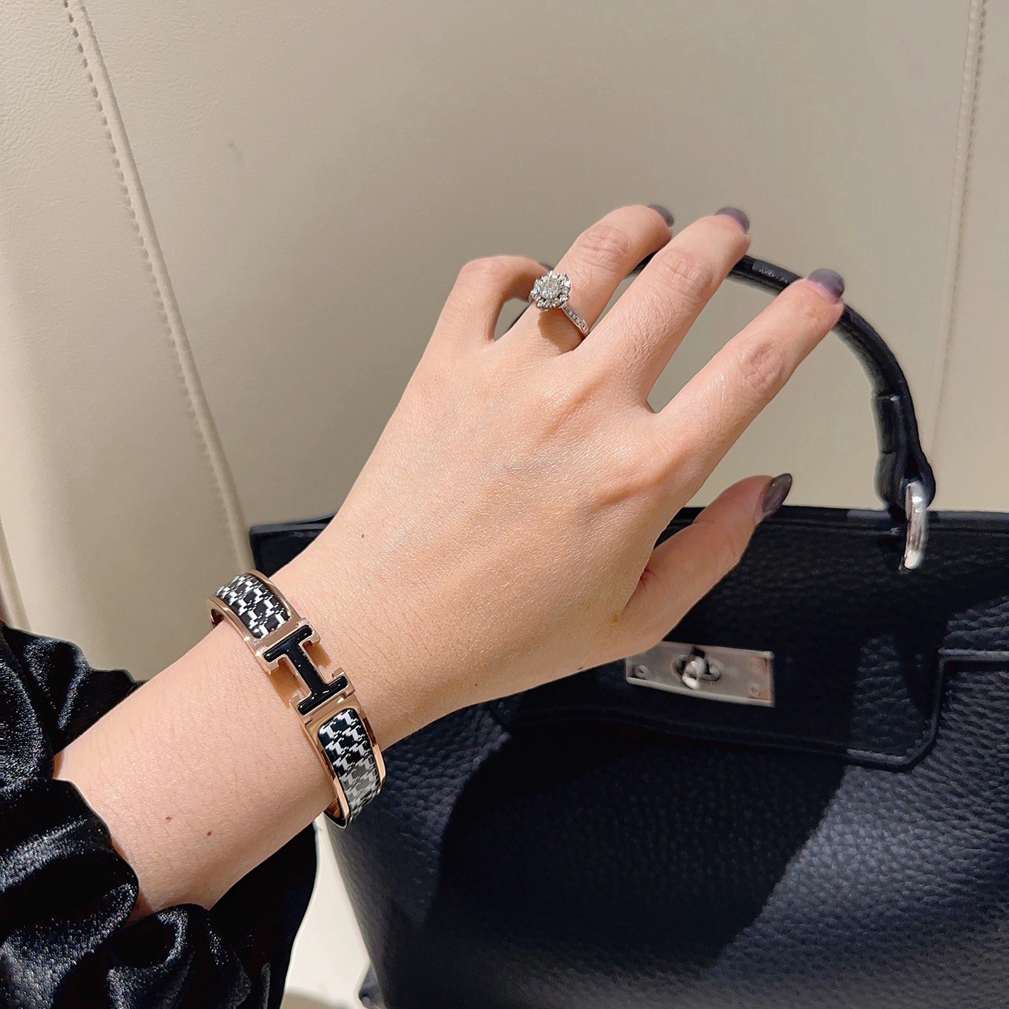 Hermes Clic H bracelet rose gold plated metal with black and white houndstooth enamel black enamel H clasp PM