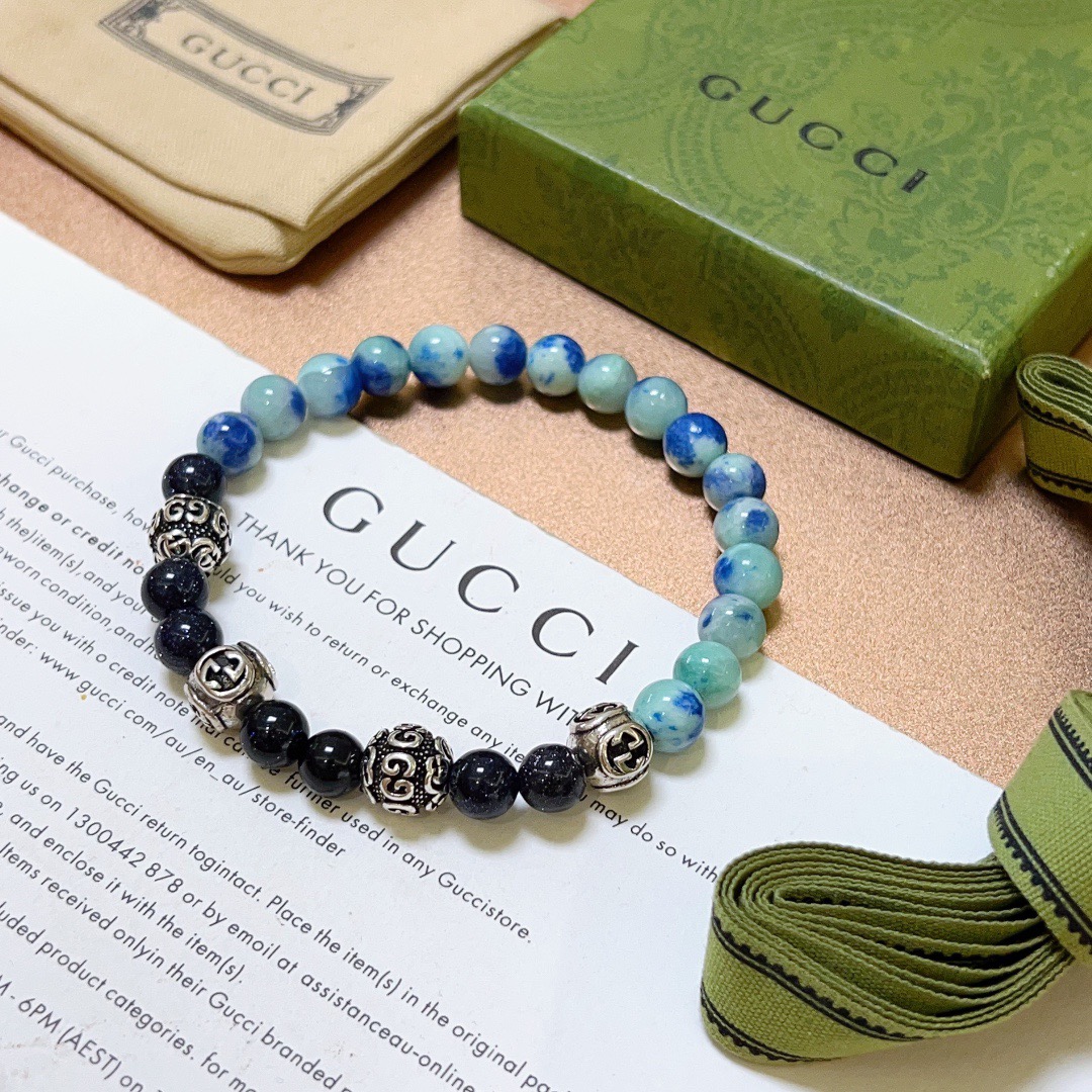 NO:583411,Batch Gucci Bracelet Luxurious Gucci Bracelet Agate Crystal Same Style for Men and Women The latest full-piece beaded bracelet is of a higher grade Star's Anger Forest Series Double G Retro Gucci Bracelet Size: 16-24 cm Details distressed version Not available in the market Glossy version Not available in the market Ordinary make this one has been out The best-selling model in Gucci Very good match with clothes, high-quality jewelry, Gucci, Bracelet19860909批 古驰手链奢华古驰手串 玛瑙水晶男女同款 最新款全件串珠手链档次更高明星同款Anger Forest系列双g复古古驰手链 尺寸:16-24厘米 细节对版做旧处理 非市面亮面版型 非市面普通做这款一直在出 古驰里面热卖款 非常好搭配衣服,饰品精品,gucci,bracelet,Jewelry