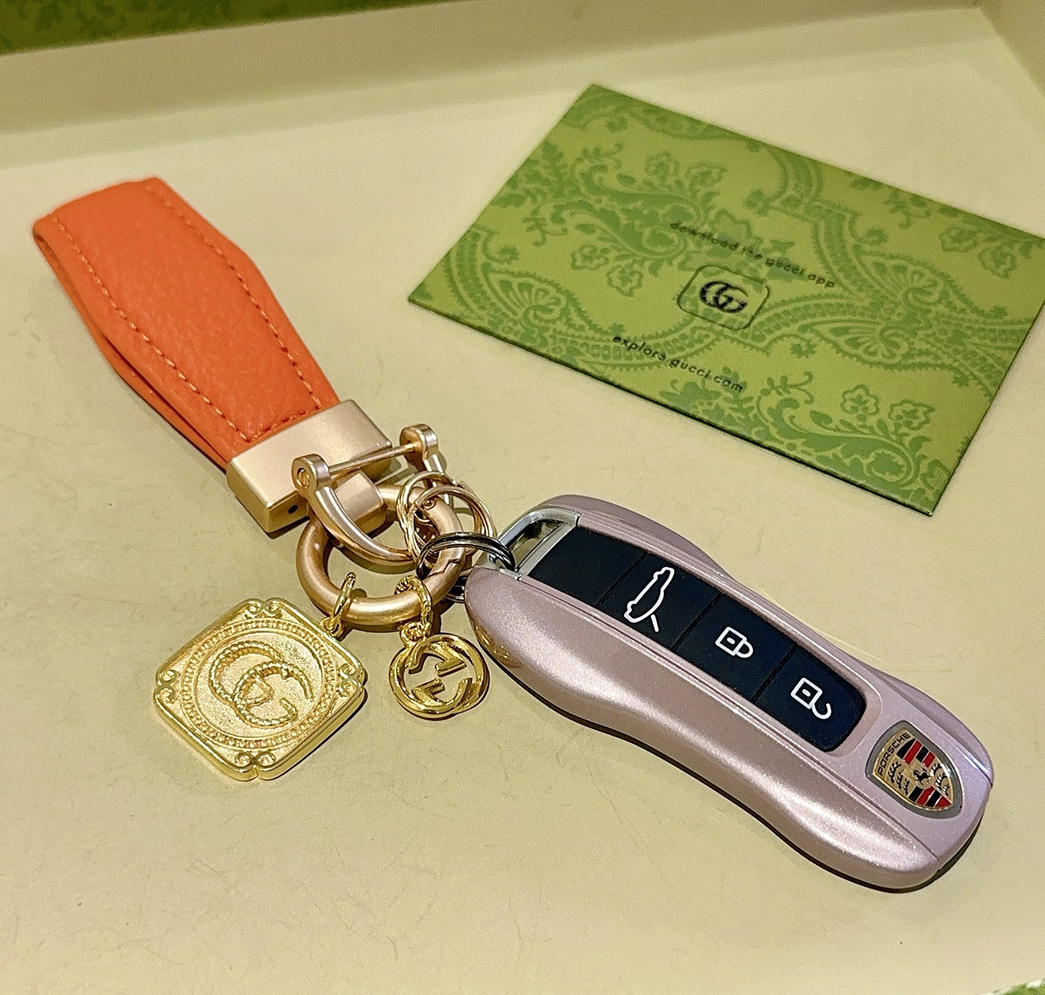 NO:583413,Batch of new product releases Gucci keychains Gucci bag buckles The latest bag charms are of higher quality Stars have the same style Anger Forest series Double G classic models co-branded design concept keychain series The details are distressed and not available in the market Glossy version This one has been out The best-selling model in Gucci Very good match with trendy backpacks, jewelry boutiques, gucci, backpacks, keychain19860909批新品发布 古驰钥匙扣 古驰包包扣 最新款包包挂饰档次更高明星同款Anger Forest系列双G经典款联名设计理念钥匙扣系列 细节对版做旧处理 非市面亮面版型 这款一直在出 古驰里面热卖款 非常好搭配潮流背包,饰品精品,gucci,backpacks,keychain,Jewelry