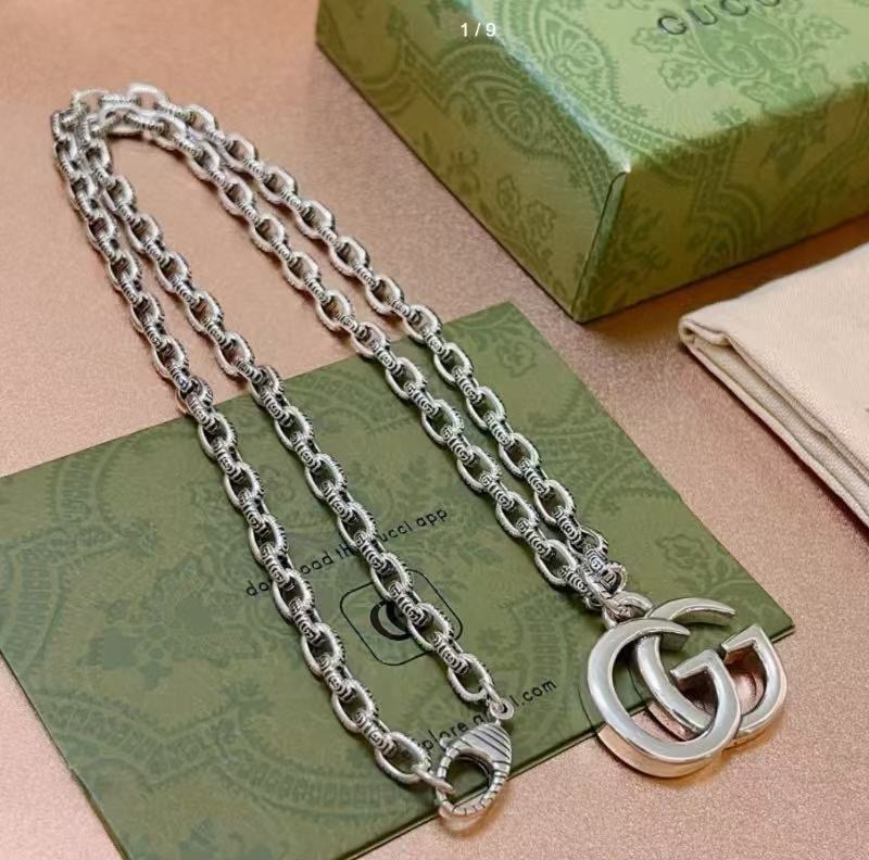 NO:589770,Batch, it’s so handsome. The latest chain of Gucci necklace is of higher quality. It is the same classic style as the star’s Gucci Anger Forest series double G Gucci necklace. The details are distressed and the version is not available in the market. This shiny version has been on the market. It is a best-selling model in Gucci. It goes well with trendy clothes, fine jewelry, Gucci, and necklaces.19860909批 太帅啦 古驰项链最新款链条档次更高明星同款经典款古驰Anger Forest系列双G古驰项链 细节对版做旧处理 非市面亮面版型 这款一直在出 古驰里面热卖款 非常好搭配潮流衣服,饰品精品,gucci,necklace,Jewelry