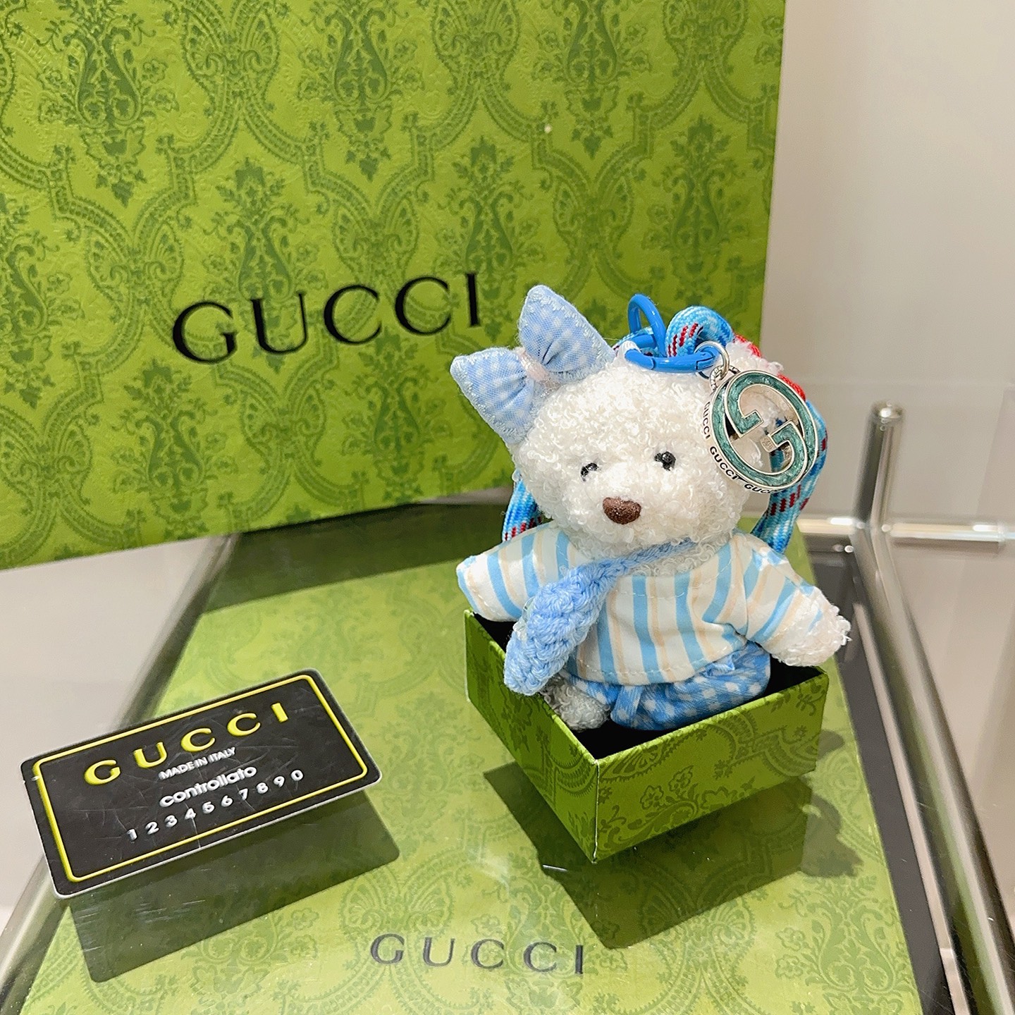 NO:588485,Batch of new product releases Gucci keychains Gucci bag buckles The latest bag charms are of higher quality Stars have the same style Anger Forest series Double G classic models co-branded design concept keychain series The details are distressed and not available in the market Glossy version This one has been out The best-selling model in Gucci Very good match with trendy backpacks, jewelry boutiques, gucci, backpacks, keychain19860909批新品发布 古驰钥匙扣 古驰包包扣 最新款包包挂饰档次更高明星同款Anger Forest系列双G经典款联名设计理念钥匙扣系列 细节对版做旧处理 非市面亮面版型 这款一直在出 古驰里面热卖款 非常好搭配潮流背包,饰品精品,gucci,backpacks,keychain,Jewelry