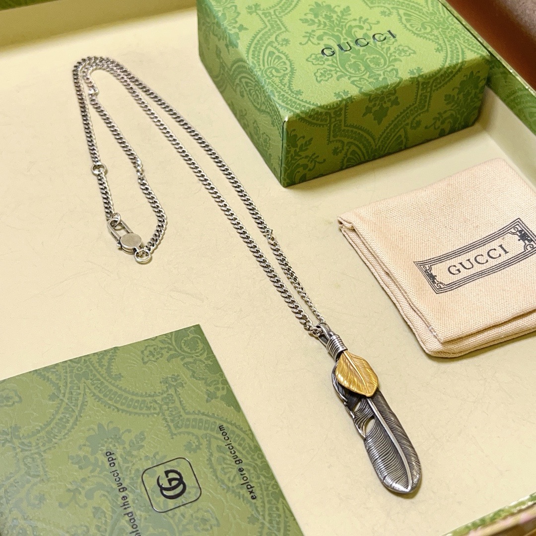 NO:588509,Batch No explosion, no explosion, Gucci necklace 2025 latest chain, higher grade, same model as Takahashi Feather's classic Anger Forest series double G Gucci necklace, chain length 60 cm, can be changed in length, details are distressed, non-market glossy version, this one has been out, best-selling model in Gucci, very good to match trendy clothes, fine jewelry, gucci, necklace19860909批 不爆不发 古驰项链2025最新款链条档次更高明星同款高桥羽毛经典款Anger Forest系列双G古驰项链 链长60厘米可改长度 细节对版做旧处理 非市面亮面版型 这款一直在出 古驰里面热卖款 非常好搭配潮流衣服,饰品精品,gucci,necklace,Jewelry