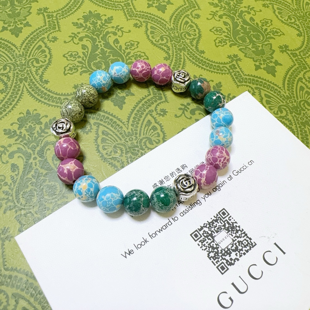 NO:588523,Batch New Product Release Gucci Bracelet Luxurious Gucci Bracelet Snakeskin Stone Bracelet Agate Same for Men and Women The latest full beaded bracelet is of higher quality Stars have the same style Anger Forest Series Double G Retro Gucci Bracelet Size: 16-24 cm The details are distressed and not available in the market Glossy version Not available in the market Ordinary make this one has been out The best-selling model in Gucci Very good to match clothes, jewelry boutiques, gucci, bracelet, snakeskin19860909批 新品发布 古驰手链奢华古驰手串 蛇皮石手链玛瑙男女同款 最新款全件串珠手链档次更高明星同款Anger Forest系列双g复古古驰手链 尺寸:16-24厘米 细节对版做旧处理 非市面亮面版型 非市面普通做这款一直在出 古驰里面热卖款 非常好搭配衣服,饰品精品,gucci,bracelet,snakeskin,Jewelry