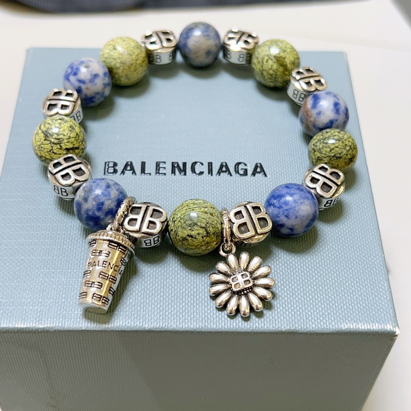 NO:588656,Batch Counter Seiko version of natural medicine king stone Balenciaga bracelet Thai silver style Balenciaga bracelet Star same style for men and women Retro style Original replica Handmade ~ Genuine open mold trendy and fashionable must-have Can be worn by both men and women Same style for couples Rock punk Thai silver style Retro elements Trendy and versatile I like it very much when placing an order. Please note that the wrist circumference is 16cm~25cm. Boutique jewelry, balenciaga, bracelet19860909批 专柜精工版本天然药王石巴黎世家手链 泰银风格巴黎世家手链 明星同款男女款 复古做旧风 原版复刻 纯手工打造 ～正品开模潮流时尚必备 男女均可佩戴 情侣款同款 摇滚朋克泰银风格 复古元素 潮流百搭 超级喜欢下单备注手腕周长16cm~25cm,饰品精品,balenciaga,bracelet,Jewelry