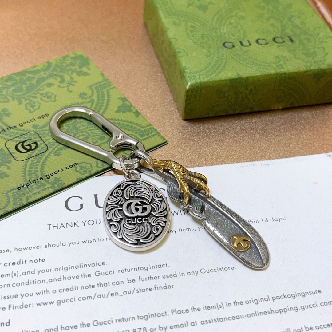 NO:588691,Batch of new product releases Gucci keychains Gucci bag buckles The latest bag charms are of higher quality Stars have the same style Anger Forest series Double G classic models co-branded design concept keychain series The details are distressed and not available in the market Glossy version This one has been out The best-selling model in Gucci Very good match with trendy backpacks, jewelry boutiques, gucci, backpacks, keychain19860909批新品发布 古驰钥匙扣 古驰包包扣 最新款包包挂饰档次更高明星同款Anger Forest系列双G经典款联名设计理念钥匙扣系列 细节对版做旧处理 非市面亮面版型 这款一直在出 古驰里面热卖款 非常好搭配潮流背包,饰品精品,gucci,backpacks,keychain,Jewelry