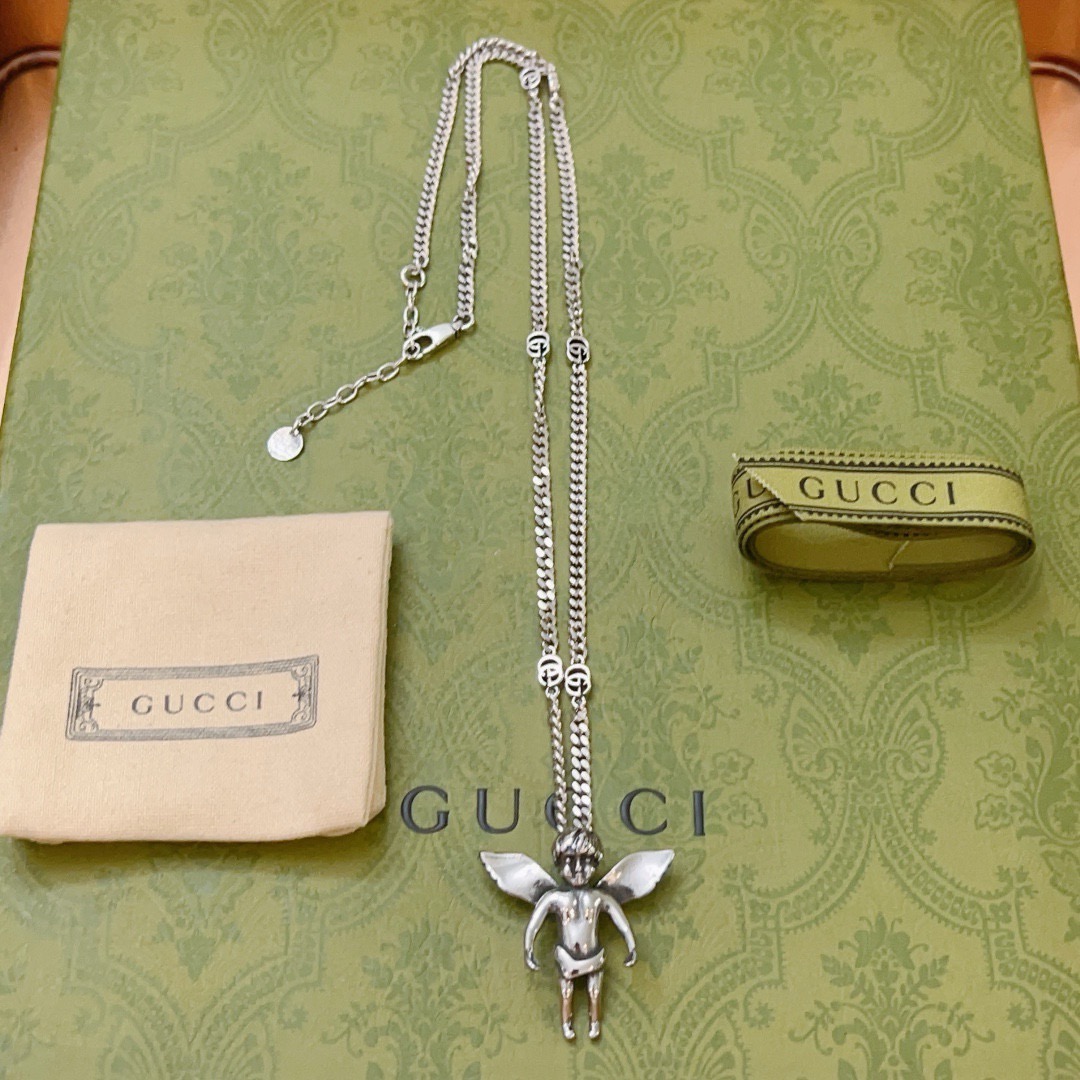 NO:603487,Batch Gucci Necklace 2026 latest chain with higher grade. The same style as Anger Forest Little Angel Series Double G Gucci Necklace for celebrities. The chain length is 60 cm and the length can be changed. The details are distressed. The shiny version is not available in the market. This one has been on the market. It is the best-selling model in Gucci. It is very good to match with trendy clothes, fine jewelry, Gucci, and necklace.19860909批古驰项链2026最新款链条档次更高明星同款Anger Forest小天使系列双G古驰项链 链长60厘米可改长度 细节对版做旧处理 非市面亮面版型 这款一直在出 古驰里面热卖款 非常好搭配潮流衣服,饰品精品,gucci,necklace,Jewelry