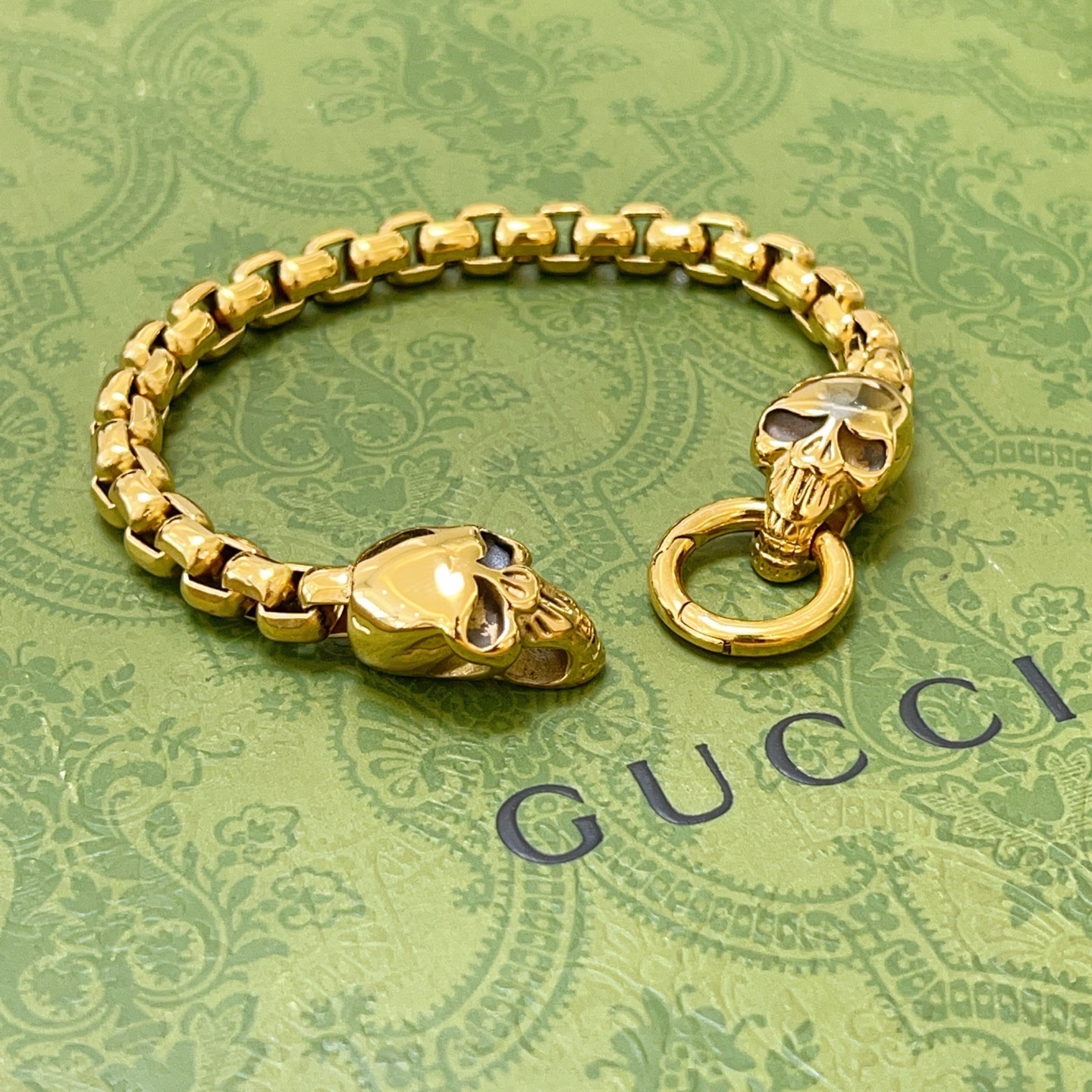 NO:603924,Batch. The latest luxury Gucci bracelet. High-end brand customization. The ceiling in the bracelet. Luxurious lineup design concept. Gucci Gucci bracelet, the latest classic model. Exquisite regardless of style and texture, it is absolutely top-notch. You can understand the original logo at a glance. Super nice. The best choice to match clothes, the same style for men and women. A must-have artifact. Does not oxidize and fade, high-quality jewelry, gucci, gucci, bracelet.19860909批 . 最新出炉奢华古驰手链.高端品牌定制 手链中的天花板 豪华阵容设计理念 Gucci古驰手链最新款的经典款 精致无论款式 质感 都是绝对的顶尖feel 只要看一眼就懂了原版logo 超 nice 搭配衣服最佳的选择,男女同款 必备神器 不氧化不褪色,饰品精品,gucci,gucci,bracelet,Jewelry