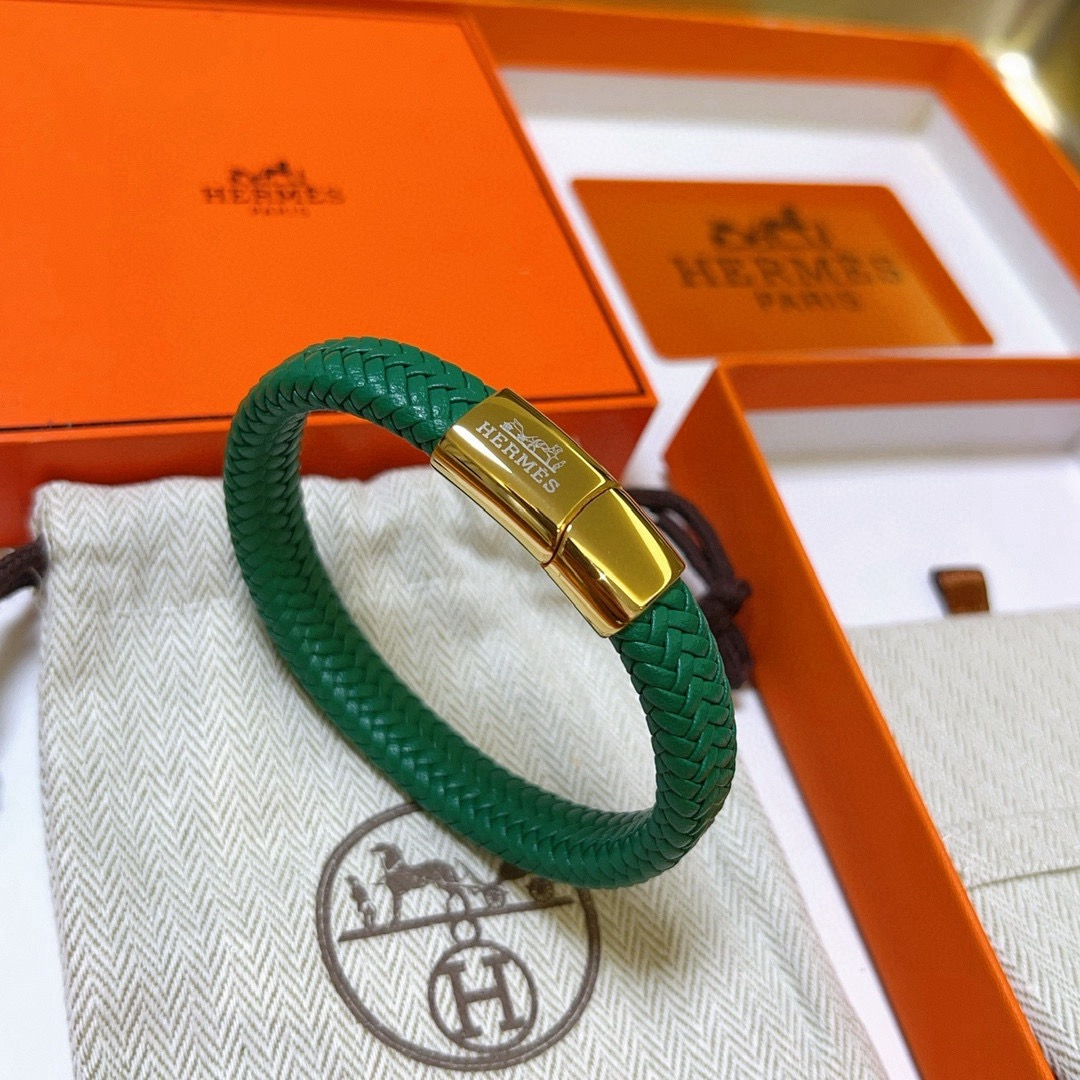 Hermes New H bracelet Green braided leather gold plated metal clasp T5