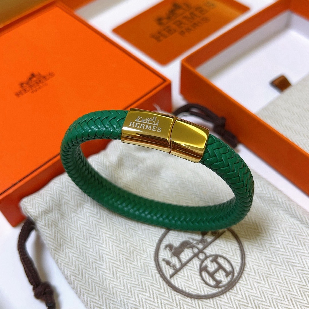 Hermes New H bracelet Green braided leather gold plated metal clasp T5