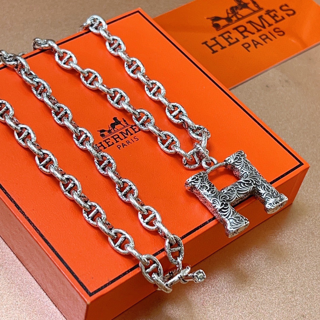 NO:641106,Batch Hermès Necklace New Product Release HERMES Must-have Pig Nose Series Jewelry High-end Customization. High-end Chain Classic Matching New Product Simple Fashion Counter Consistency Popular Styles Shipped and Easily Controlled Unique Design Necklace Worth Buying Avant-Garde A Must-Have Style for Men and Women!  , jewelry boutique, hermes, hermes, necklace19860909批 爱马仕项链 新品发布 HERMES 必备款猪鼻子系列首饰 高端定制.高端链条经典搭配 新品 简单时尚专柜一致 火爆款出货穿搭轻松驾驭 设计独特 值得入手的项链 前卫 男女必备款！,饰品精品,hermes,hermes,necklace,Jewelry