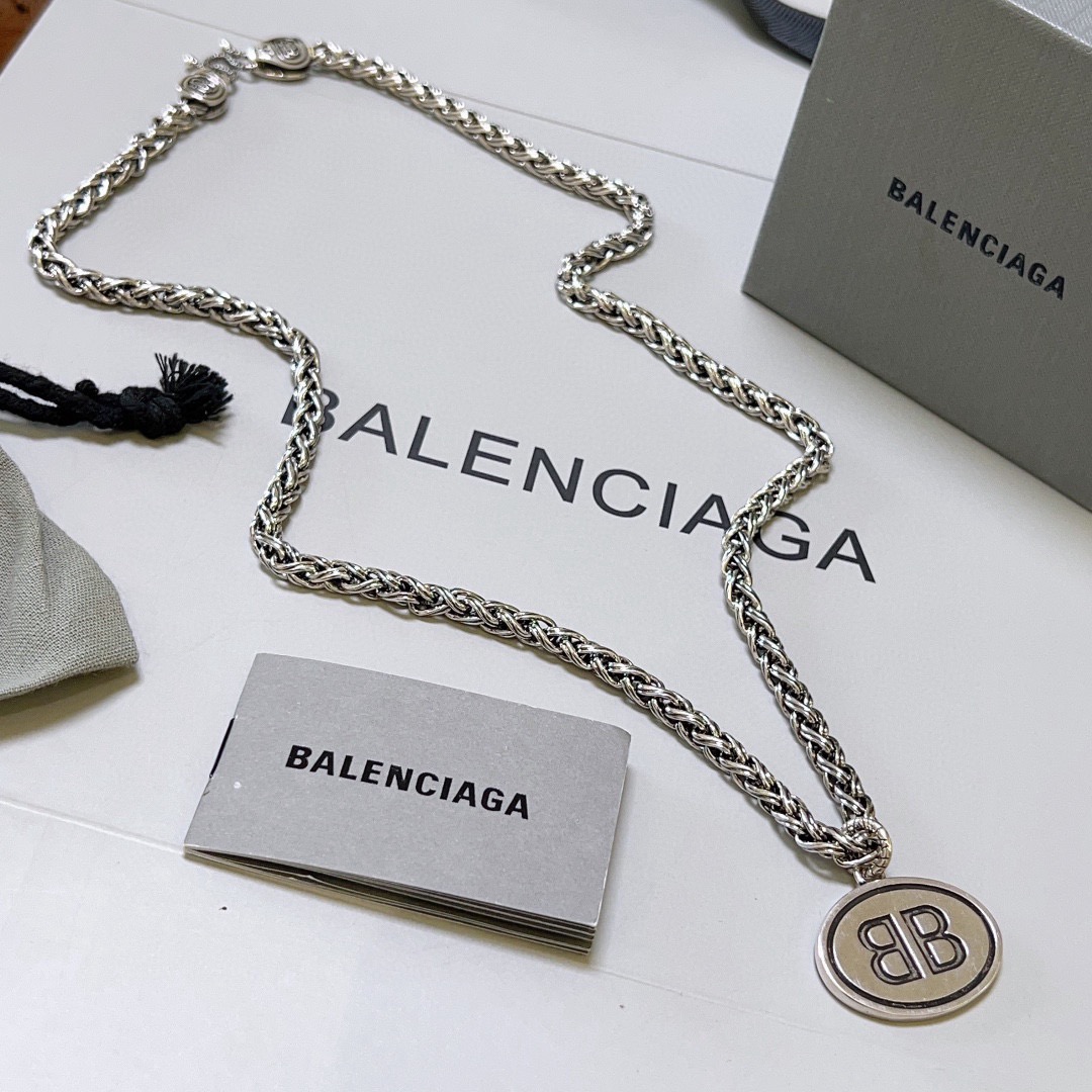 NO:641732,Batch of original goods, new products, Balenciaga necklace, Balenciaga new necklace counter, fine details, every detail process in place, fine design, hot models shipped, unique design, K gold style, Balenciaga necklace, fine jewelry, balenciaga, balenciaga, necklace19860909批 原单货新品 巴黎世家项链 Balenciaga 新款项链专柜一致 细节做工精细 每个细节流程到位 设计工艺精细 火爆款出货 设计独特 K金风格 巴黎世家项链,饰品精品,balenciaga,balenciaga,necklace,Jewelry