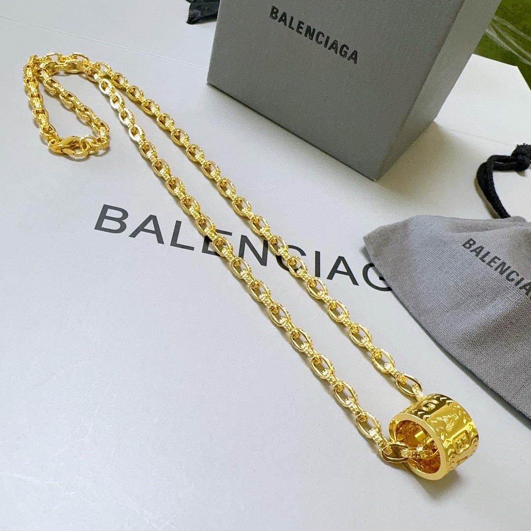 NO:641960,Batch original single goods new products Balenciaga necklace Balenciaga new necklace counter consistent fine details workmanship every detail process in place fine design craftsmanship hot models shipped unique design retro style Balenciaga necklace, jewelry boutique, balenciaga, balenciaga, necklace19860909批 原单货新品 巴黎世家项链 Balenciaga 新款项链专柜一致 细节做工精细 每个细节流程到位 设计工艺精细 火爆款出货 设计独特 复古风格 巴黎世家项链,饰品精品,balenciaga,balenciaga,necklace,Jewelry