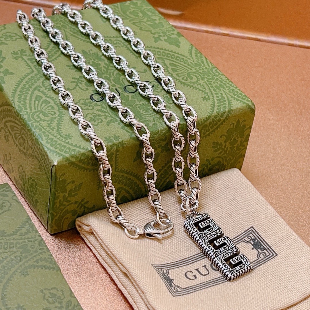 Gucci 新品发布 不爆不发 ‍ 认准独家细节和品质 抖音带货 首选 𝐆𝐮𝐜𝐜𝐢古驰项链最新款链条档次更高 Anger Forest系列双g设计理念 项链