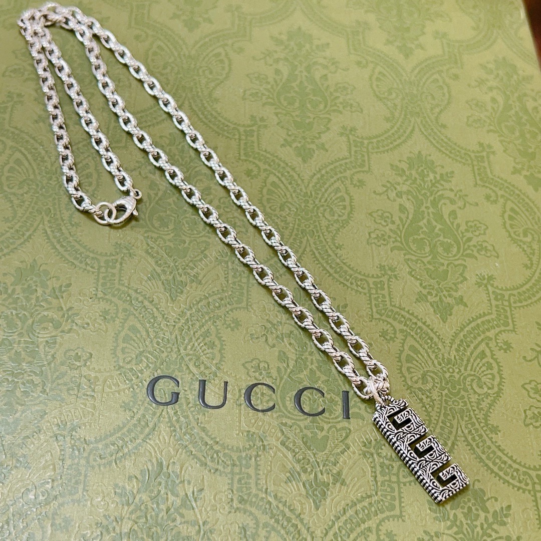 Gucci 新品发布 不爆不发 ‍ 认准独家细节和品质 抖音带货 首选 𝐆𝐮𝐜𝐜𝐢古驰项链最新款链条档次更高 Anger Forest系列双g设计理念 项链