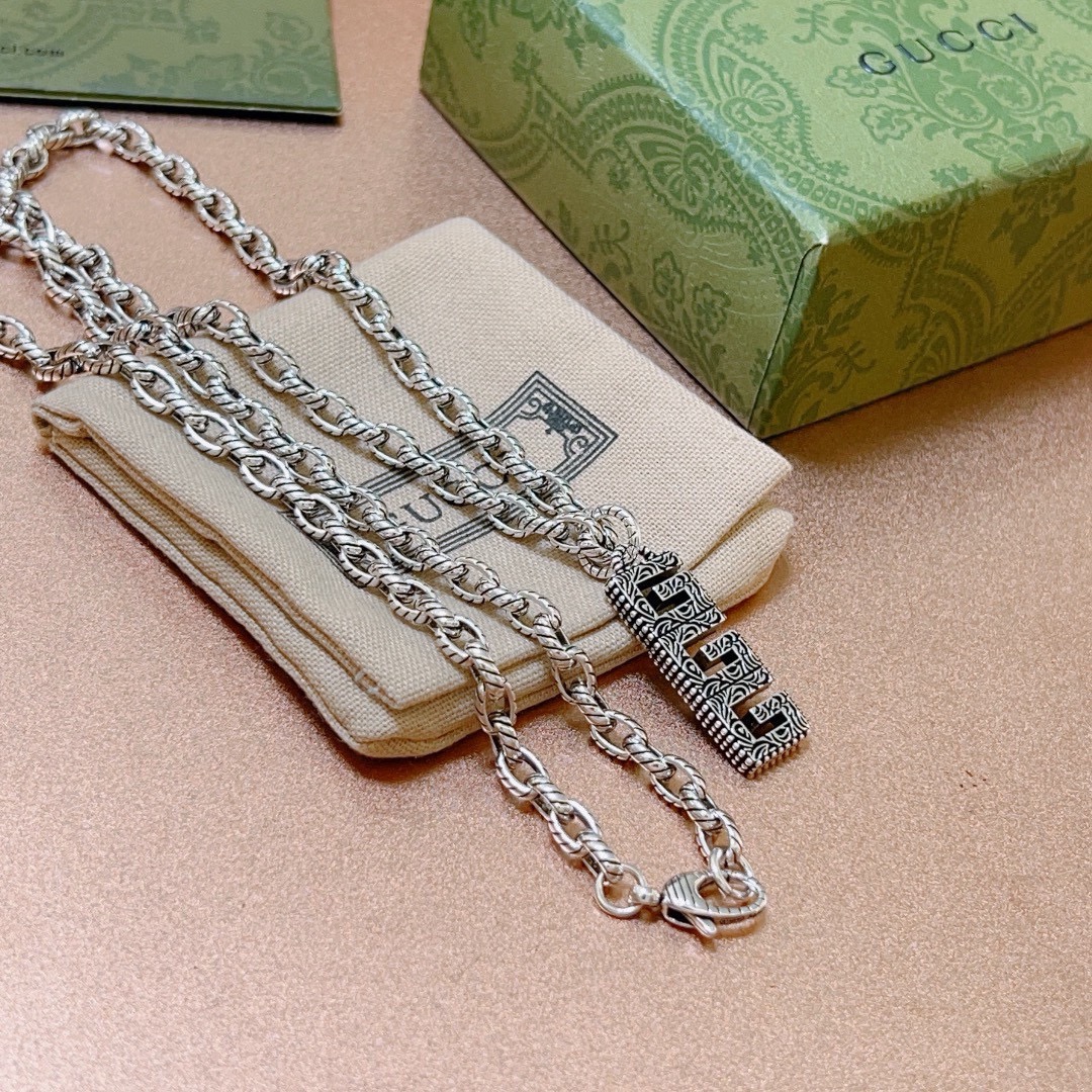 Gucci 新品发布 不爆不发 ‍ 认准独家细节和品质 抖音带货 首选 𝐆𝐮𝐜𝐜𝐢古驰项链最新款链条档次更高 Anger Forest系列双g设计理念 项链