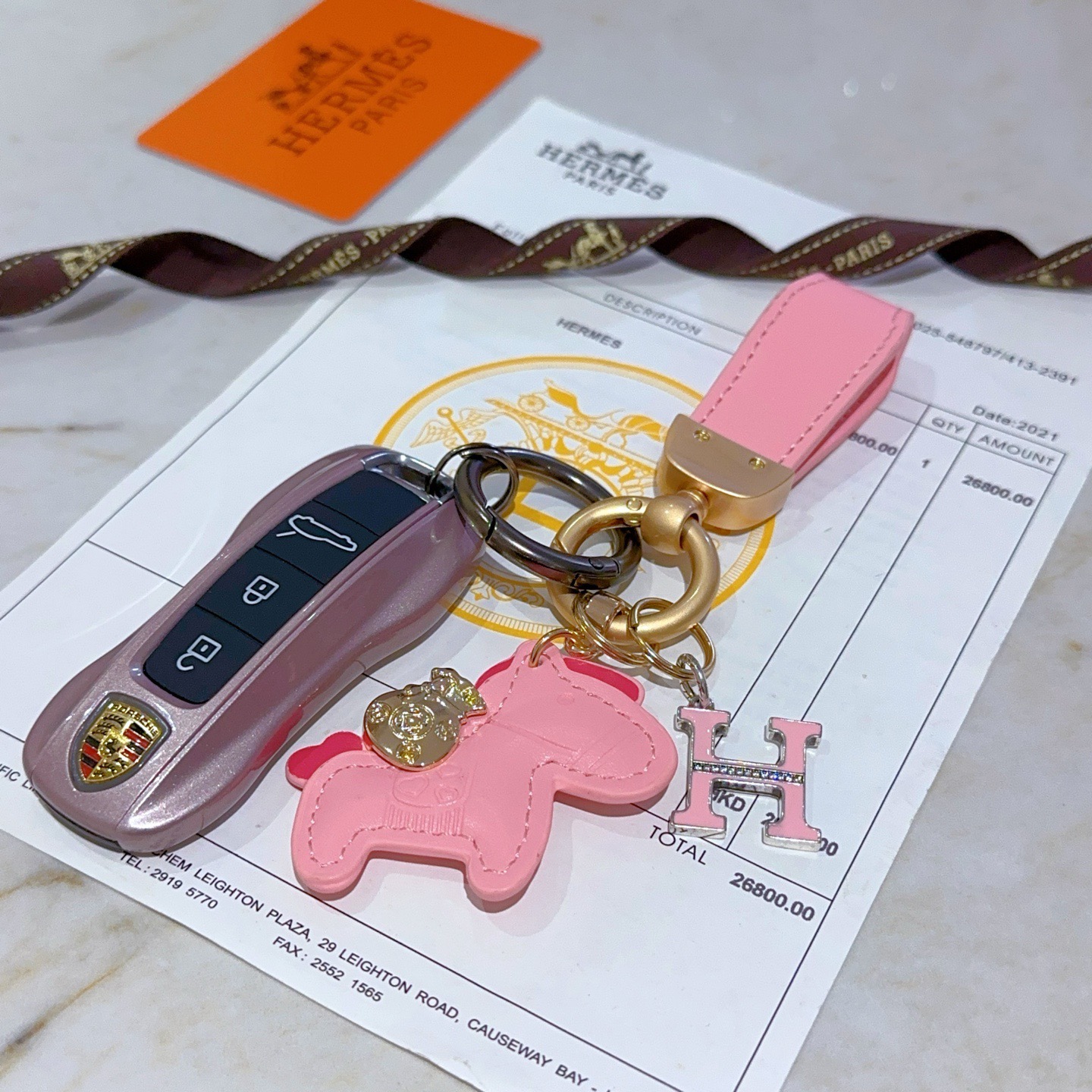 NO:642169,Batch. New Hermes Hermes keychain keychain thickened version Platinum version. High-end Seiko version [color][color] Many Internet celebrities have the same style. Hermes pendant keychain is a test of the master's craftsmanship. It is not easy to ensure that every detail is in place [color][color] High-end customization. Same style for men and women. Hermès is popular. 1:1 super refined like stars. The same K gold texture, crafted with high-end precision craftsmanship.  The car keychain is really awesome, fine jewelry, hermes, hermes, keychain19860909批.新款Hermes爱马仕钥匙扣钥匙扣加厚版 铂金版.高级精工版[色][色]众多网红同款 爱马仕挂饰钥匙扣太考验师傅的手艺了 要确保每个细节都到位不简单[色][色] 高端定制 男女同款 爱马仕火爆 1:1超精赞明星 同款 k金质感,精工高端工艺打造出炉. 车钥匙扣上真的赞爆,饰品精品,hermes,hermes,keychain,Jewelry