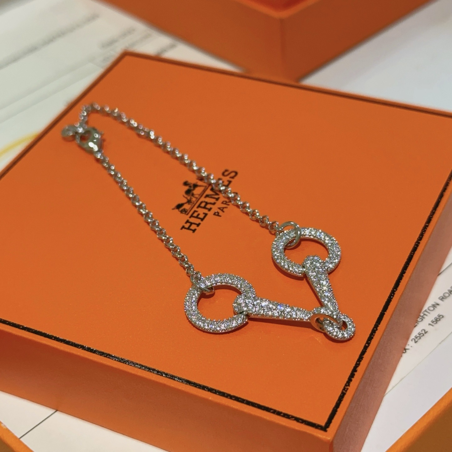 NO:642096,Batch. Hermès bracelets are a test of the master’s skills. Counter bag bracelets. High-end customization. Goddess love Hermès. Popular bracelets. Super exquisite and praised by all goddesses and stars. The same style. High-end material gold-plated, k-gold texture. Really good to use. Boutique jewelry, hermes, bracelet, gold plating.19860909批. 爱马仕手链 太考验师傅的手艺了 柜台包包款手链 高端定制 女神 都爱爱马仕火爆 手链 超精赞各路女神 明星 同款 高端材质镀金,k金质感,上手真的赞,饰品精品,hermes,bracelet,gold plating,Jewelry