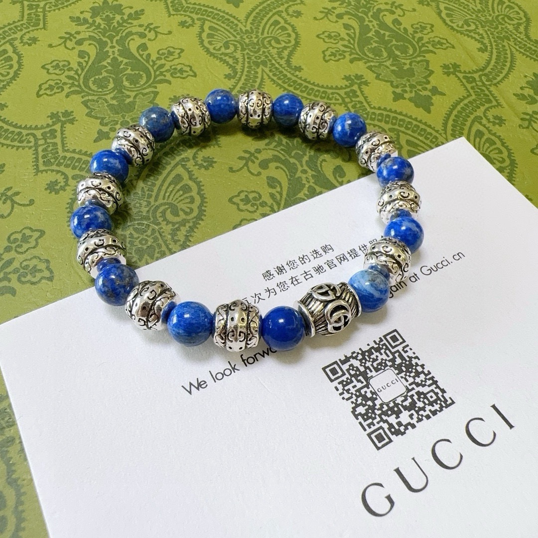 NO:642112,Batch new product release Gucci bracelets for men and women. The latest lapis lazuli bracelets are of higher quality. Anger Forest series double G bracelets of the same style for celebrities. Size: 16-24 cm. Details are distressed. Non-market glossy version. Non-market ordinary ones. This model has been released. Best-selling model in Gucci. Very good to match clothes, high-quality jewelry, gucci, bracelet.19860909批 新品发布古驰手链男女同款 最新款青金石手链档次更高明星同款Anger Forest系列双g手链 尺寸:16-24厘米 细节对版做旧处理 非市面亮面版型 非市面普通做这款一直在出 古驰里面热卖款 非常好搭配衣服,饰品精品,gucci,bracelet,Jewelry