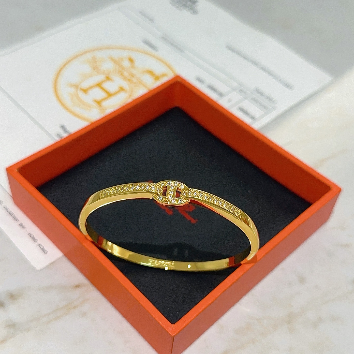 NO:642129,Batch. Hermes Hermes bracelet, original customized bracelet, enamel craftsmanship is a test of the master's skills. Make sure the color is hand-made [color][color]. High-end customization. Goddesses all love Hermes hot bracelets. Super exquisite and praise all goddesses and stars. The same style. High-end franc material, K gold texture, Seiko pure handmade product. It's really amazing to get started. Boutique jewelry, hermes, hermes, bracelet19860909批. Hermes 爱马仕手镯 原版定制 手环 珐琅工艺太考验师傅的手艺了 要确保色泽手工制作好[色][色] 高端定制 女神 都爱爱马仕火爆手镯 超精赞各路女神 明星 同款 高端法郎材质,k金质感,精工纯手工出品上手真的赞,饰品精品,hermes,hermes,bracelet,Jewelry