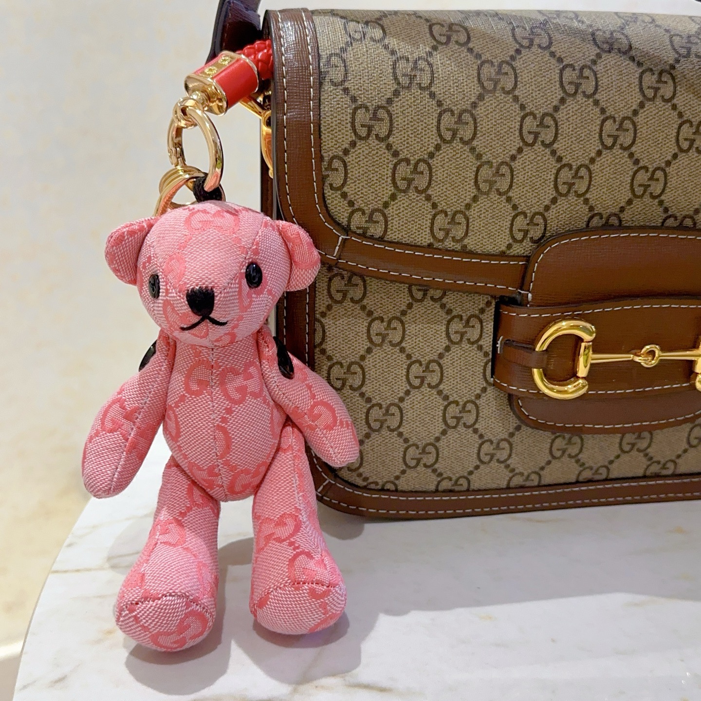 NO:642154,Batch of new product releases Gucci keychains Gucci bag buckles The latest bag charms are of higher quality Stars have the same style Anger Forest series Double G classic models co-branded design concept keychain series The details are distressed and not available in the market Glossy version This one has been out The best-selling model in Gucci Very good match with trendy backpacks, jewelry boutiques, gucci, backpacks, keychain19860909批新品发布 古驰钥匙扣 古驰包包扣 最新款包包挂饰档次更高明星同款Anger Forest系列双G经典款联名设计理念钥匙扣系列 细节对版做旧处理 非市面亮面版型 这款一直在出 古驰里面热卖款 非常好搭配潮流背包,饰品精品,gucci,backpacks,keychain,Jewelry