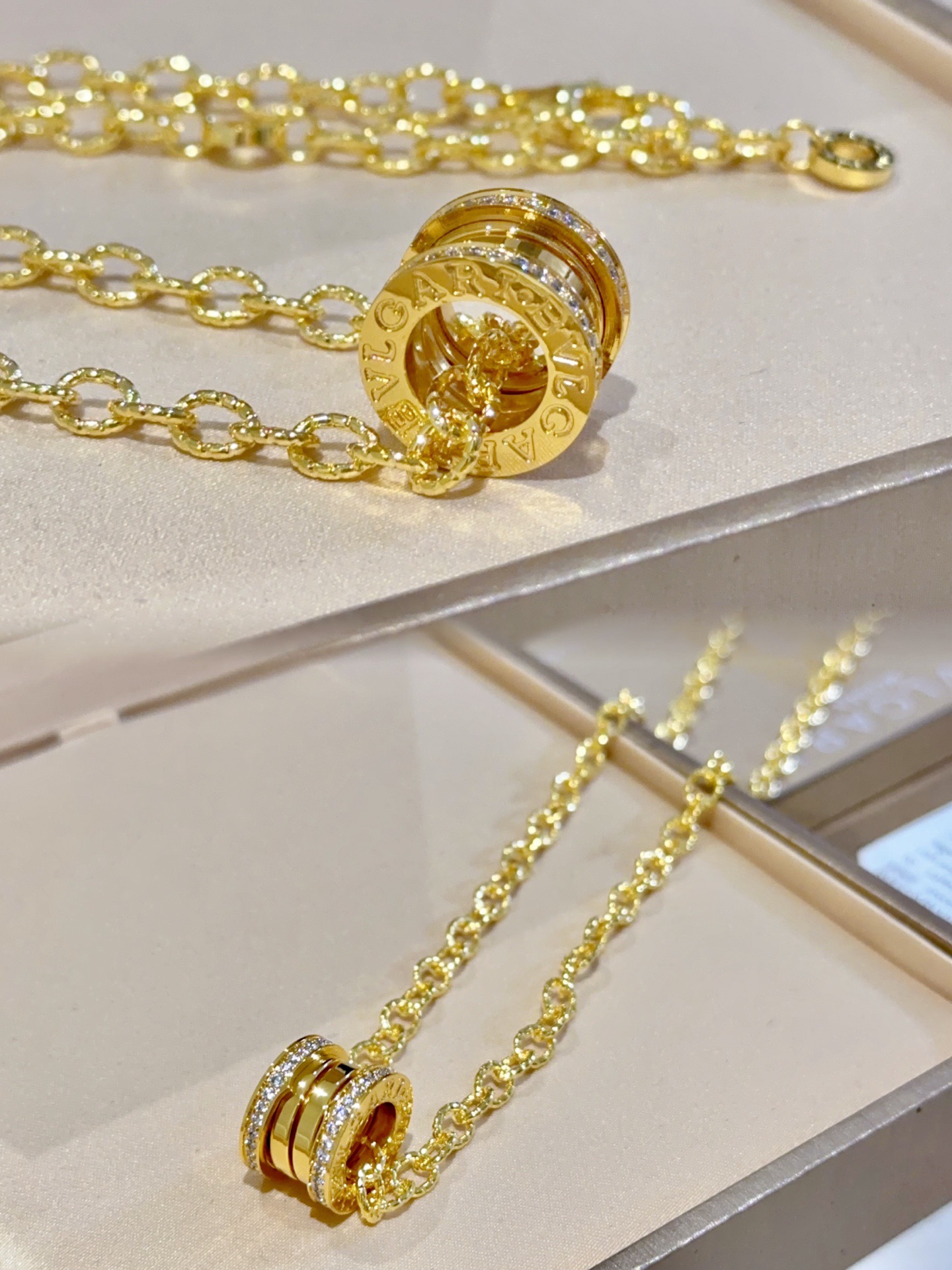 Bvlgari 宝格丽项链V金材质 BVLGARI宝格丽 DIVAS‘ DREAM 系列 品相完美