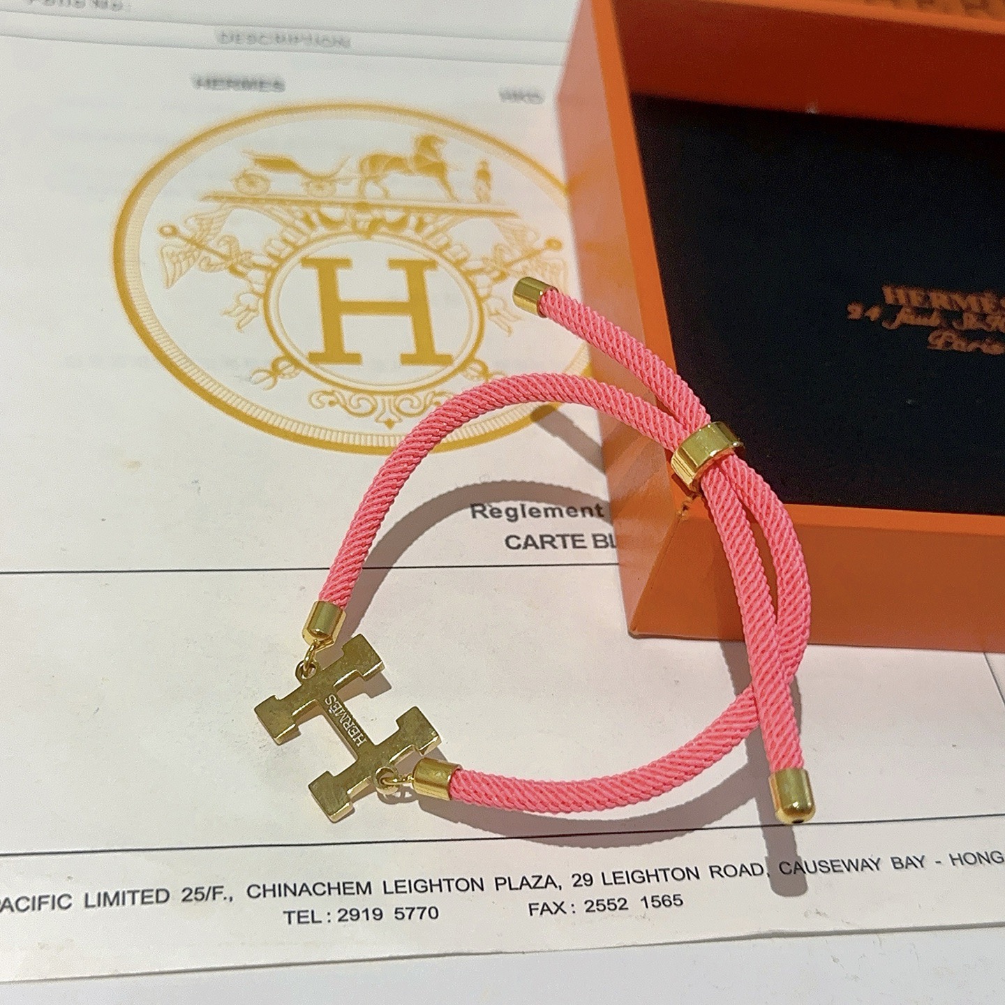 Bracciale Hermes New H in metallo color oro con cordino scorrevole regolabile in metallo color oro, adatto per polsi fino a 19 cm