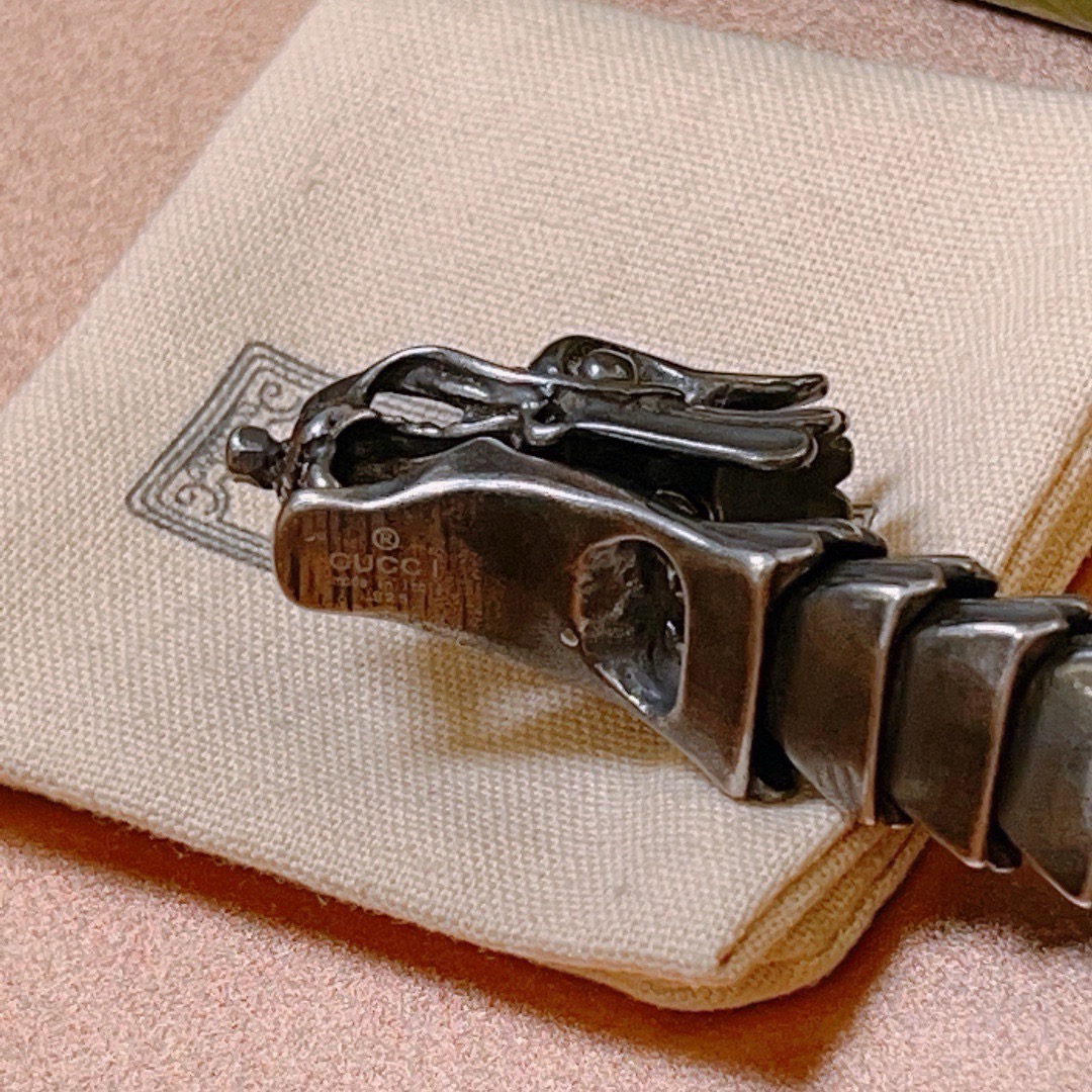 。 最新出炉质感超好奢华古驰手链。手链中的天花板 复古做旧 豪华阵容设计理念🌼 Gucci古驰手链最新款