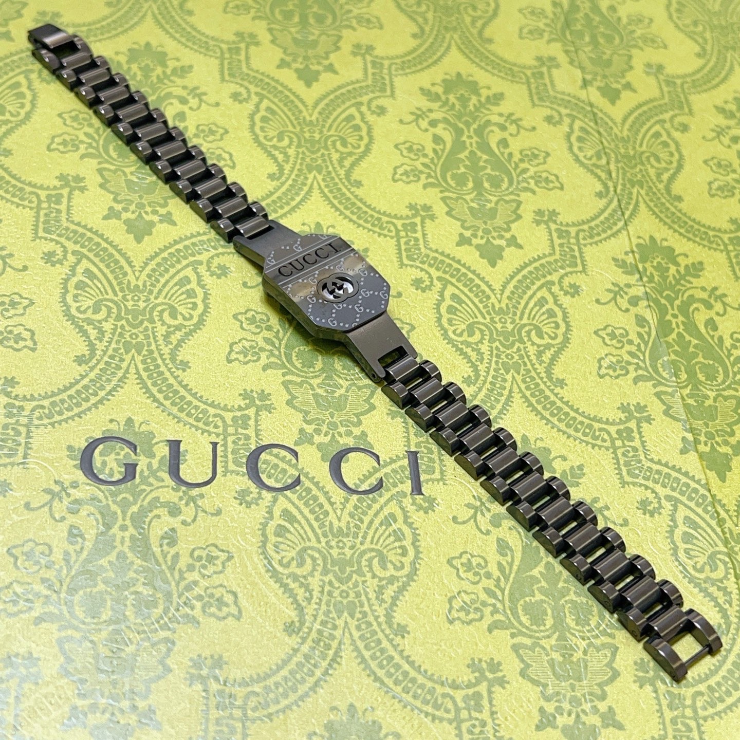 NO:665274,Batch. The latest Gucci bracelet is the latest classic model. It is exquisite regardless of style and texture. It is absolutely top-notch. You can understand the original logo at a glance. It is super nice. The best choice for matching clothes. It is a must-have artifact for men and women. It is a boutique jewelry, gucci, gucci, bracelet.19860909批. 最新出炉 Gucci古驰手链最新款的经典款 精致无论款式 质感 都是绝对的顶尖feel 只要看一眼就懂了原版logo 超 nice 搭配衣服最佳的选择,男女同款必备神器,饰品精品,gucci,gucci,bracelet,Jewelry